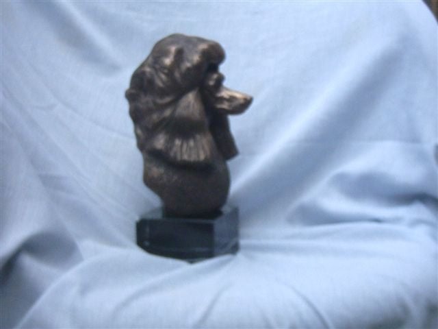 Te koop beeld Poedel op marmeren voet, Ophalen of Verzenden, Nieuw, Dier
