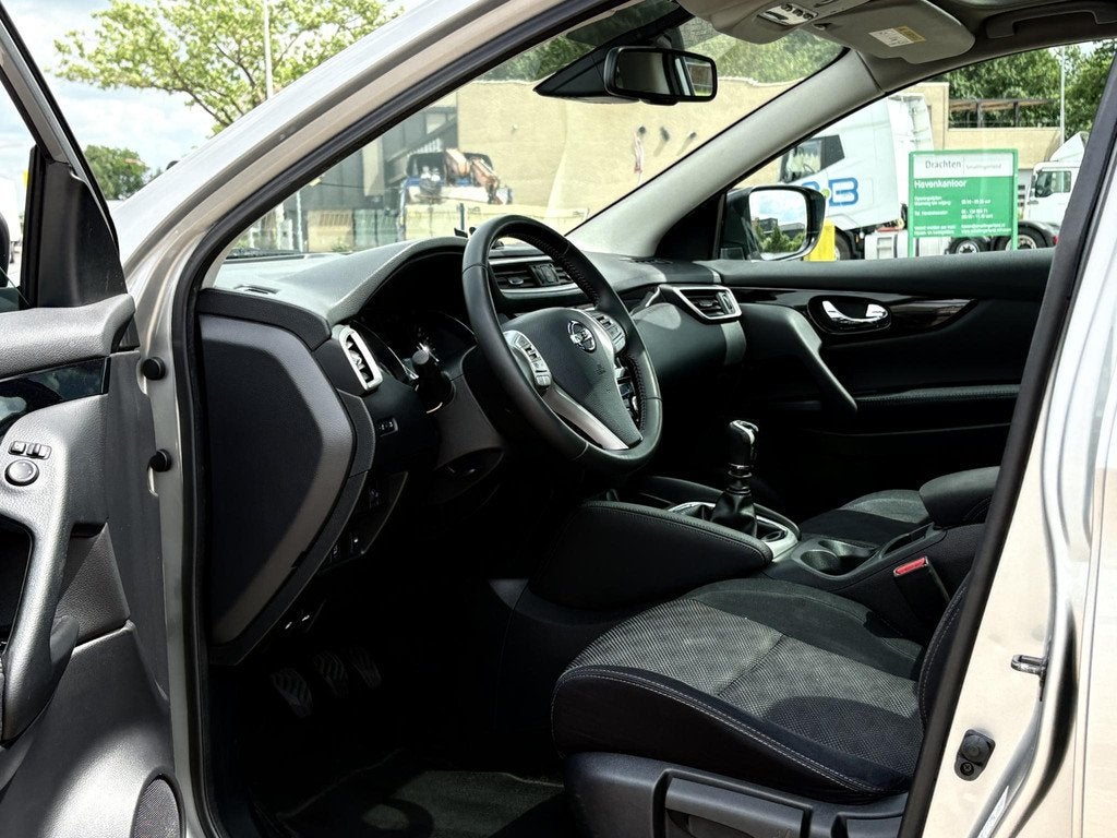 Nissan Qashqai 1.2 360 CAMERA | KEYLESS | PANO | ELEKTR SPIE, Auto's, Nissan, Voorwielaandrijving, Stof, Gebruikt, Euro 6