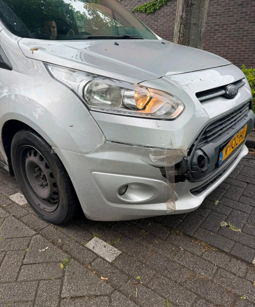 Ford connect Transit  L2 1.5 TDCI bouwjaar 2017, Auto's, Volkswagen, Euro 5, Zwart, 4 cilinders, 700 kg