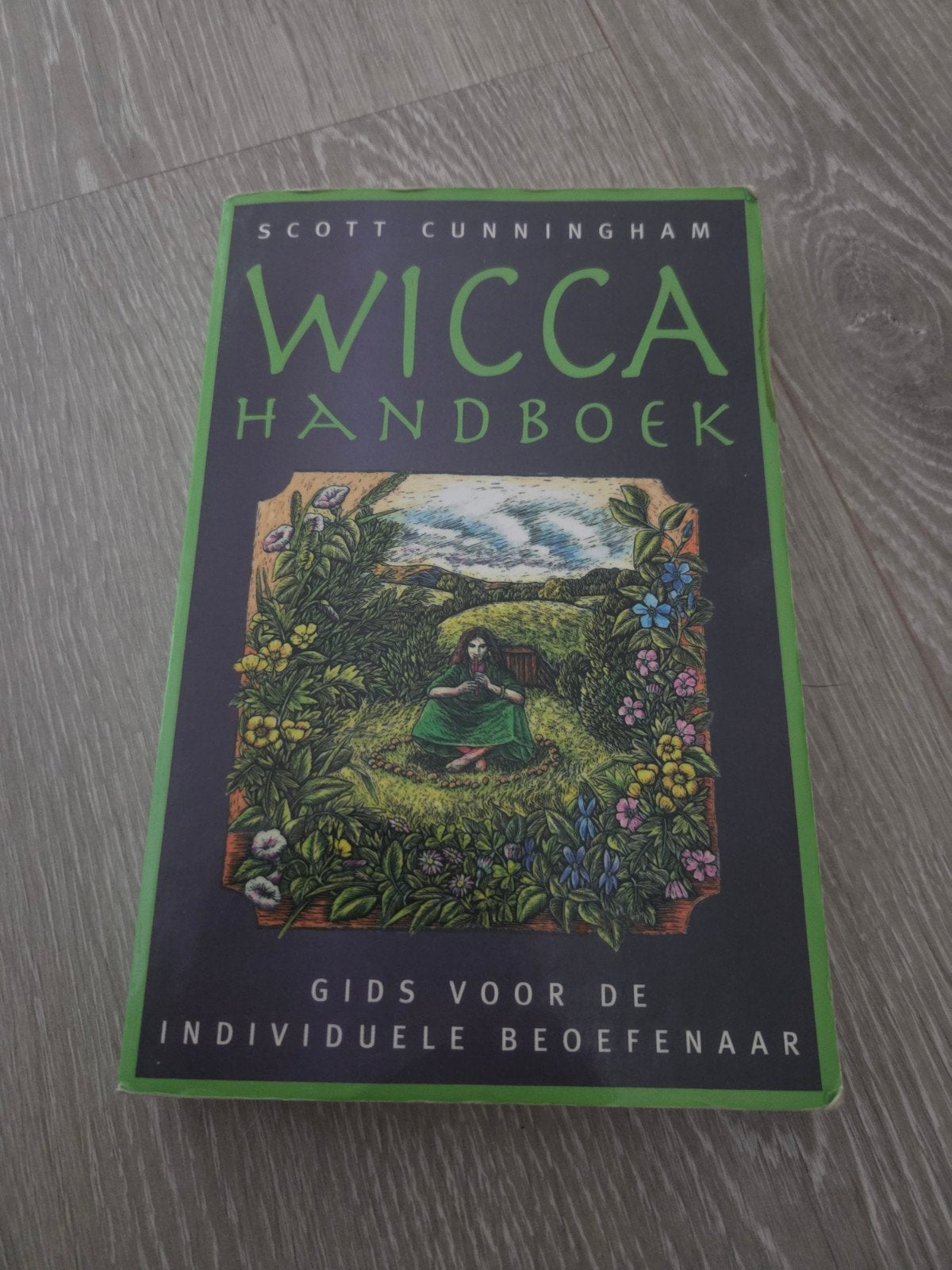 Wicca handboek - Scott Cunningham, Ophalen of Verzenden, Gelezen, Spiritualiteit algemeen, Achtergrond en Informatie
