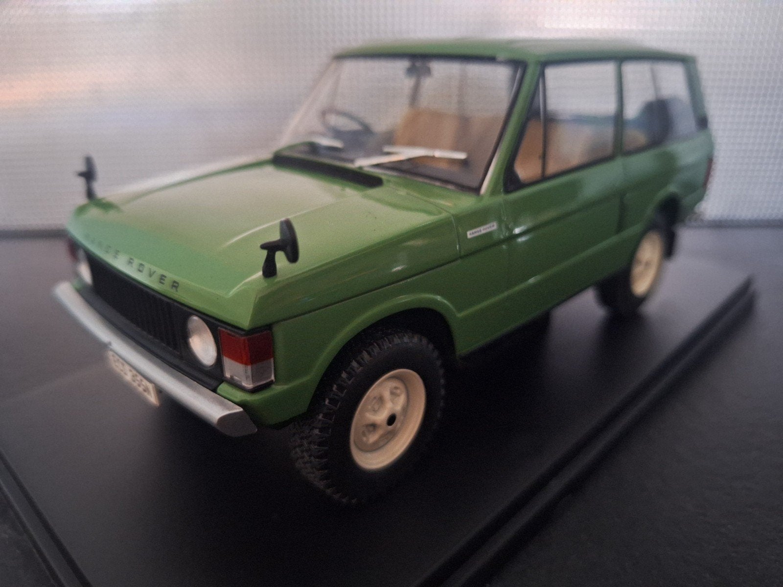 Landrover Range Rover 1970 Schaal 1:24, Hobby en Vrije tijd, Modelauto's | 1:24, Overige merken, WhiteBox, Auto, Nieuw