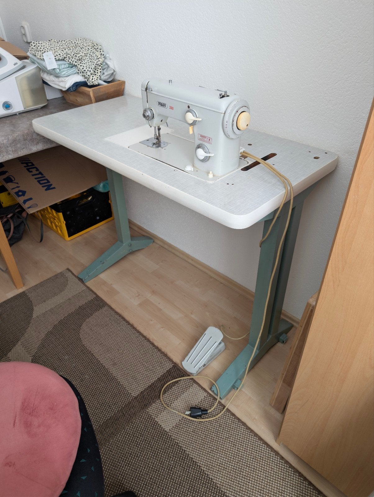 Pfaff 260 naaimachine met tafel, Ophalen, Naaimachine, Industrieel, Gebruikt
