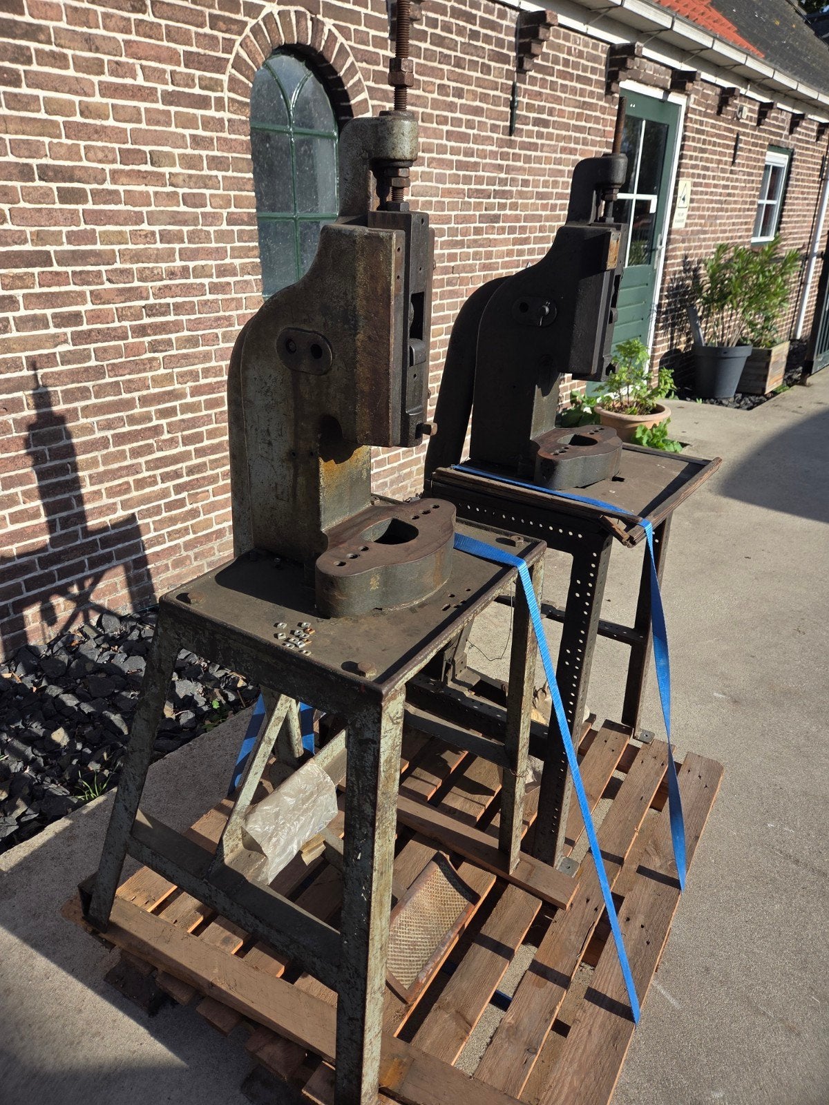 Stoere Industriële Voetpersen voetpers  pons werkend, Doe-het-zelf en Verbouw, Ophalen, Gebruikt