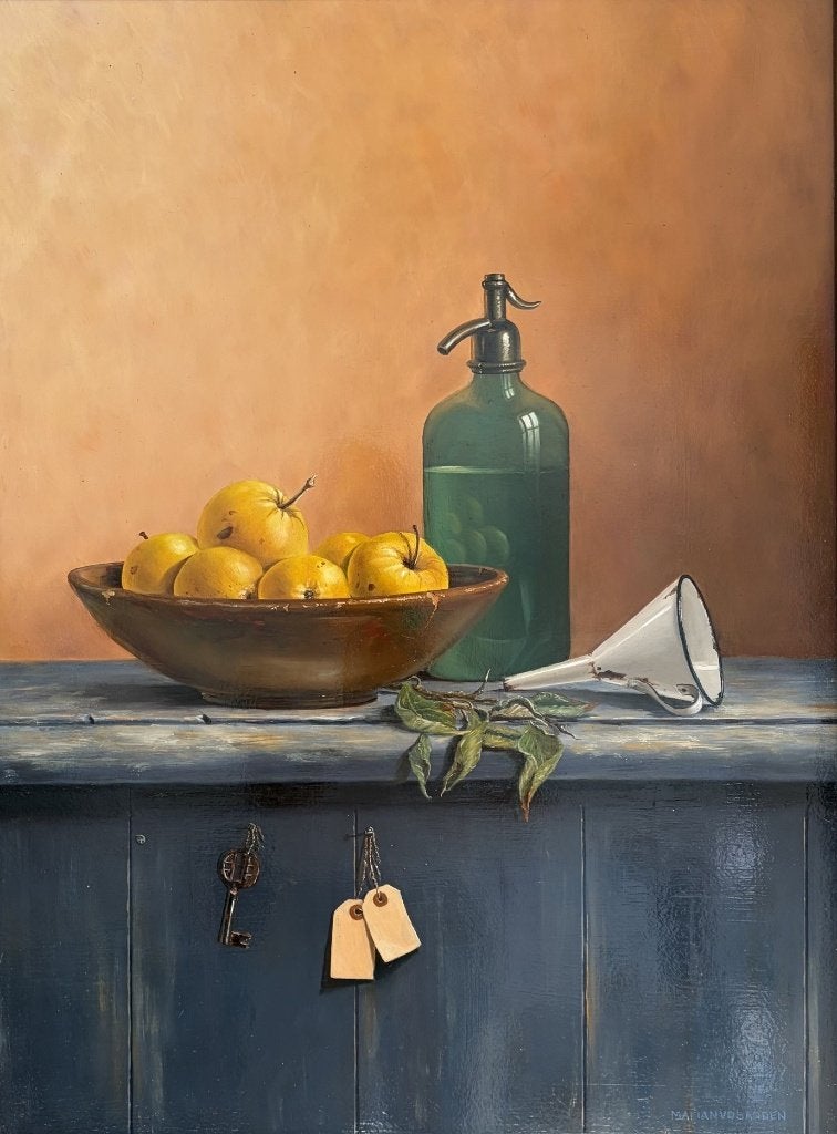 Marian van der Sanden, groot stilleven met appels en fles, Ophalen