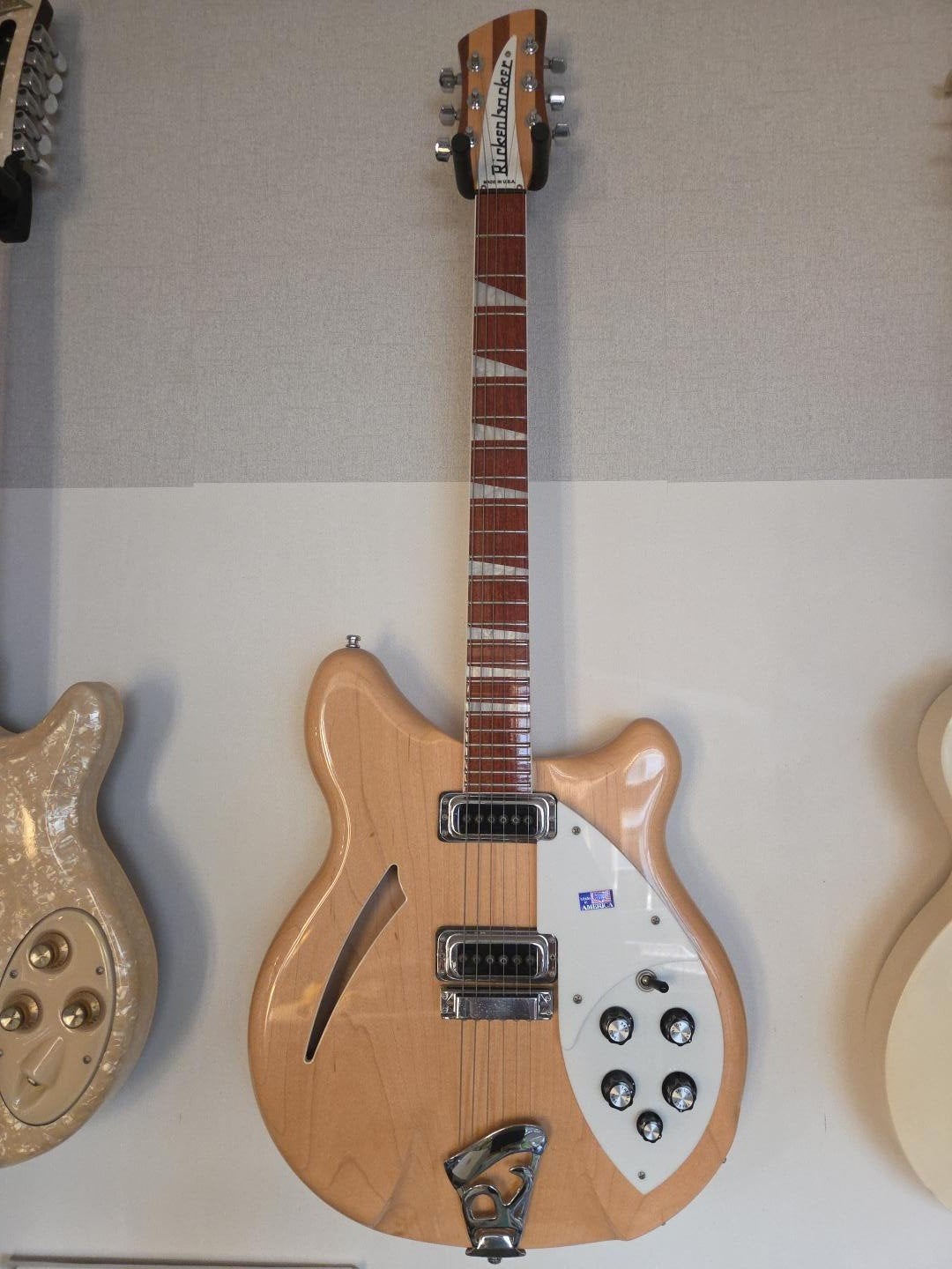 Rickenbacker 360 mapleglo uit 2010