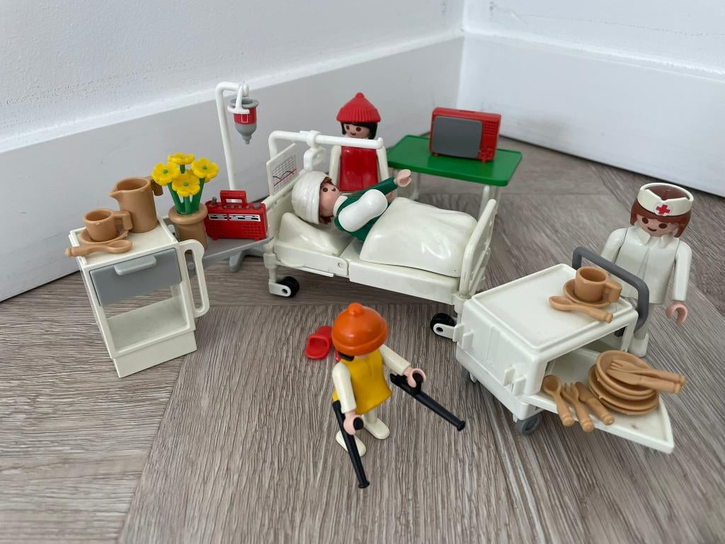 Playmobil vintage ziekenhuis 3495 en rolstoel 3363, Ophalen of Verzenden, Gebruikt, Complete set