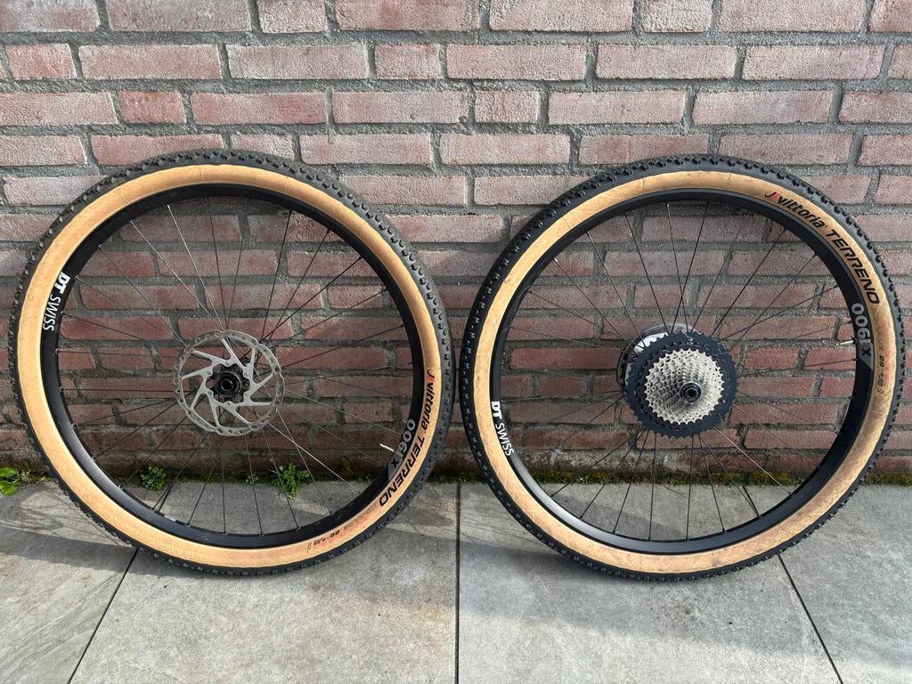 DT Swiss X1900 MTB wielset met banden en cassette, Ophalen of Verzenden, Zo goed als nieuw, Wiel