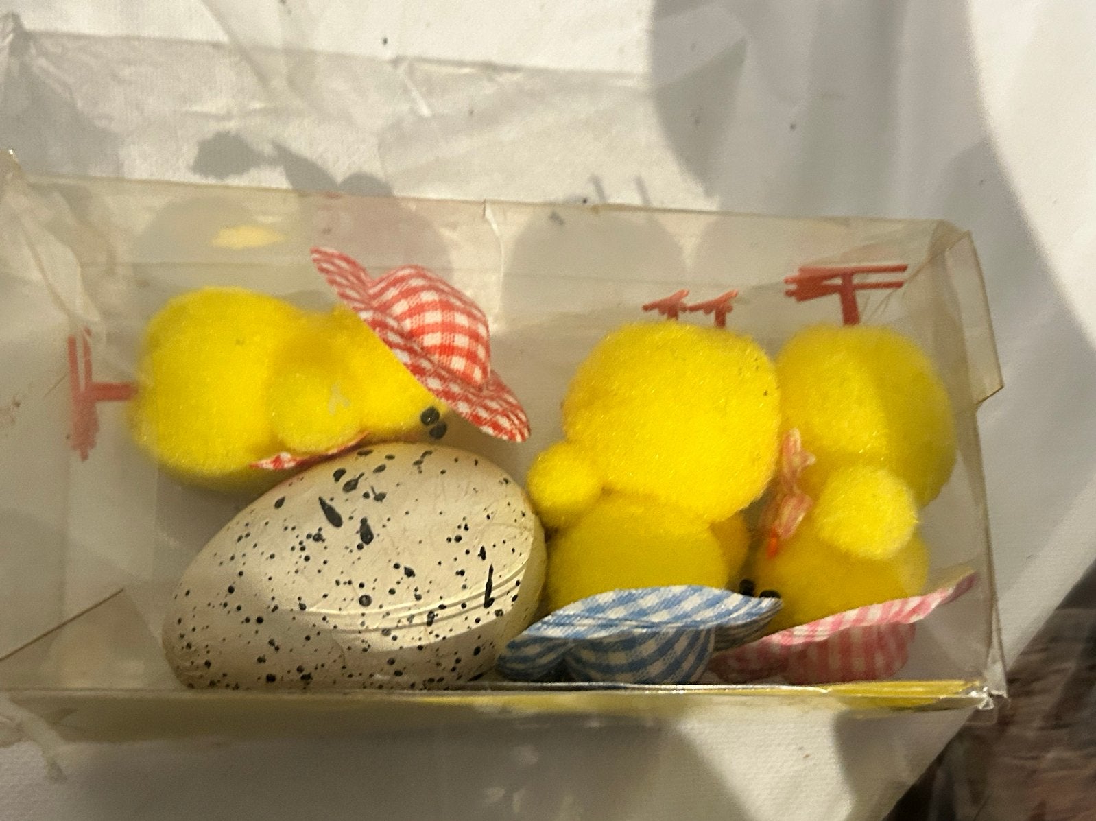 1 ei en 3 gele kuikentjes, Diversen, Ophalen of Verzenden, Nieuw