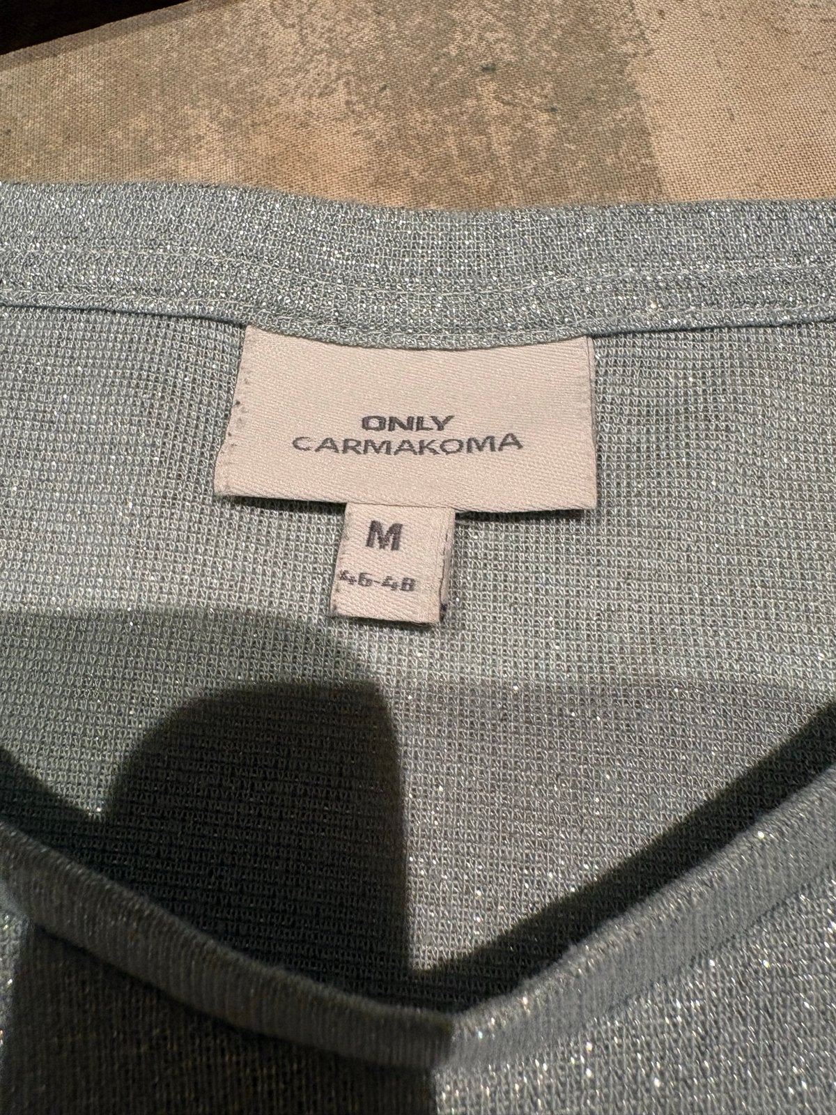 ONLY Carmakoma shirt maat M (46-48) lichtblauw glitter, Ophalen of Verzenden, Zo goed als nieuw, Blauw, Shirt of Top