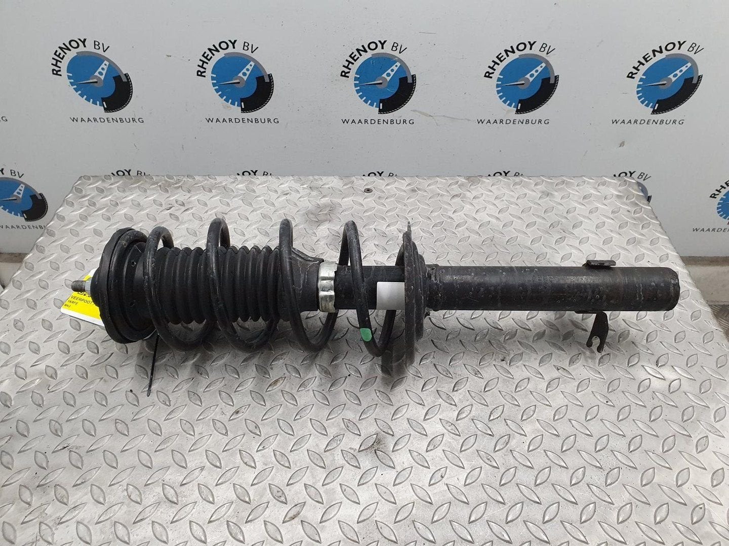 TOYOTA AYGO 1.0 VVT-i x-now VEERPOOT / SCHOKBREKER LV 2016, Gebruikt, -, -, Ophalen of Verzenden