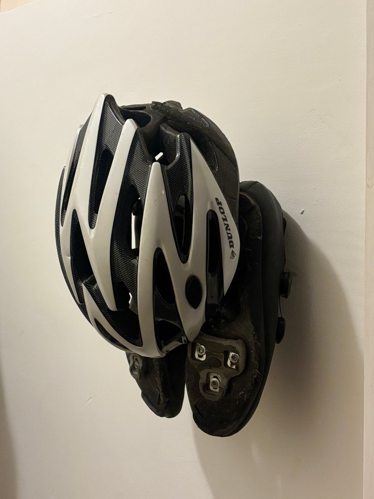 Wandhouder voor fietshelm en fietsschoenen, Ophalen of Verzenden, Nieuw
