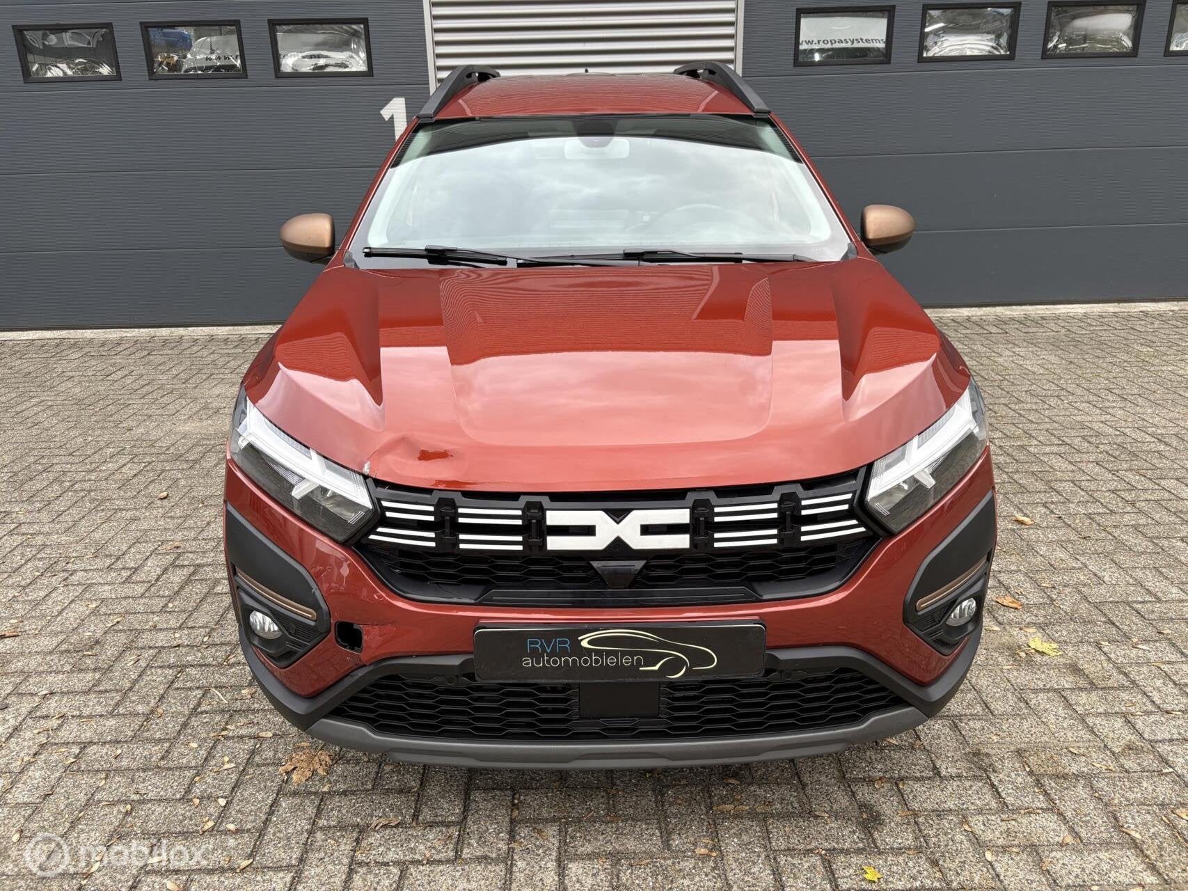 Dacia Jogger 1.6 Hybrid 140 Extreme/7PERS/SCHADE, Stof, Gebruikt, Zwart, 4 cilinders