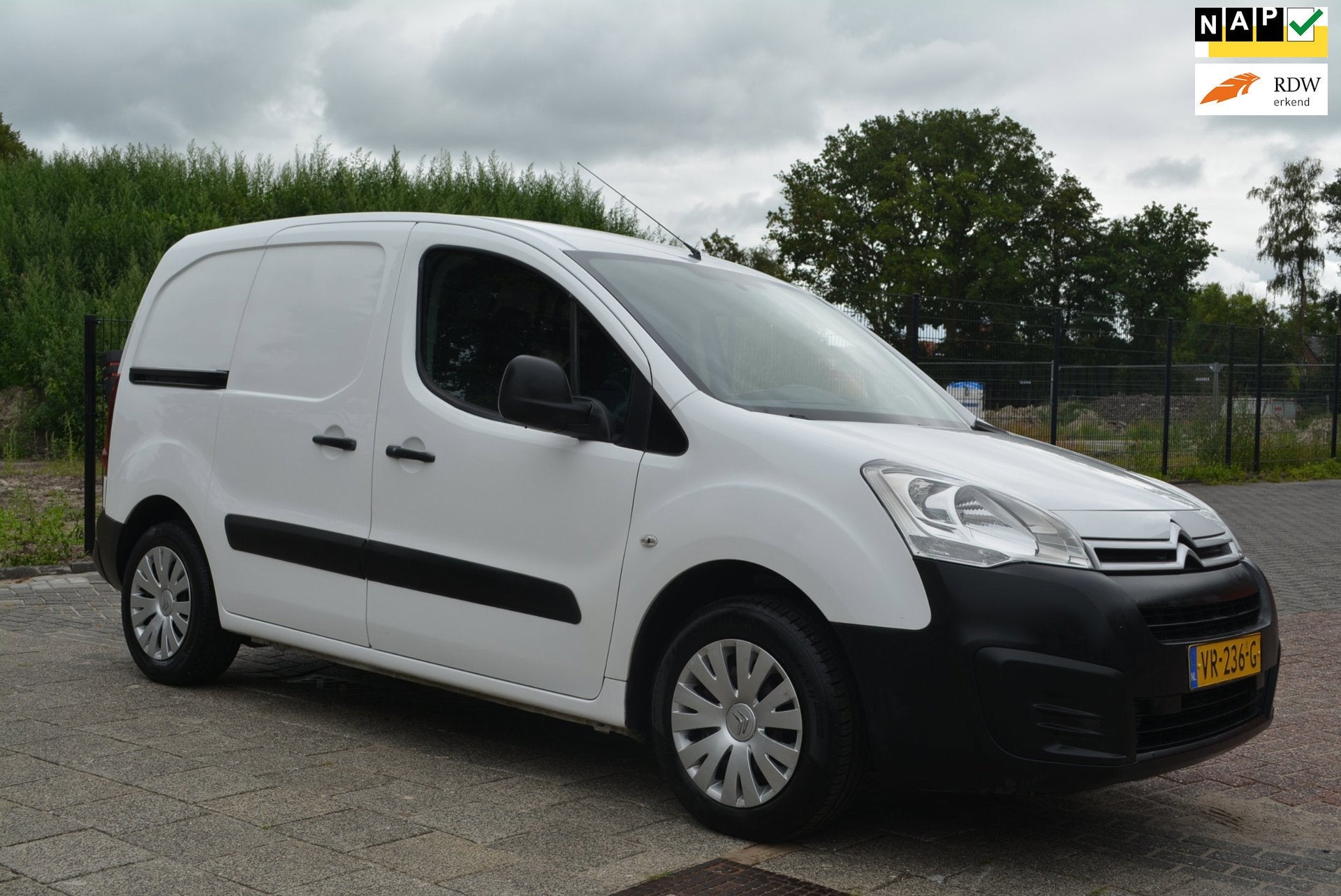 Citroen Berlingo 1.6 BlueHDI 75 Comfort, Voorwielaandrijving, Stof, Gebruikt, Euro 6