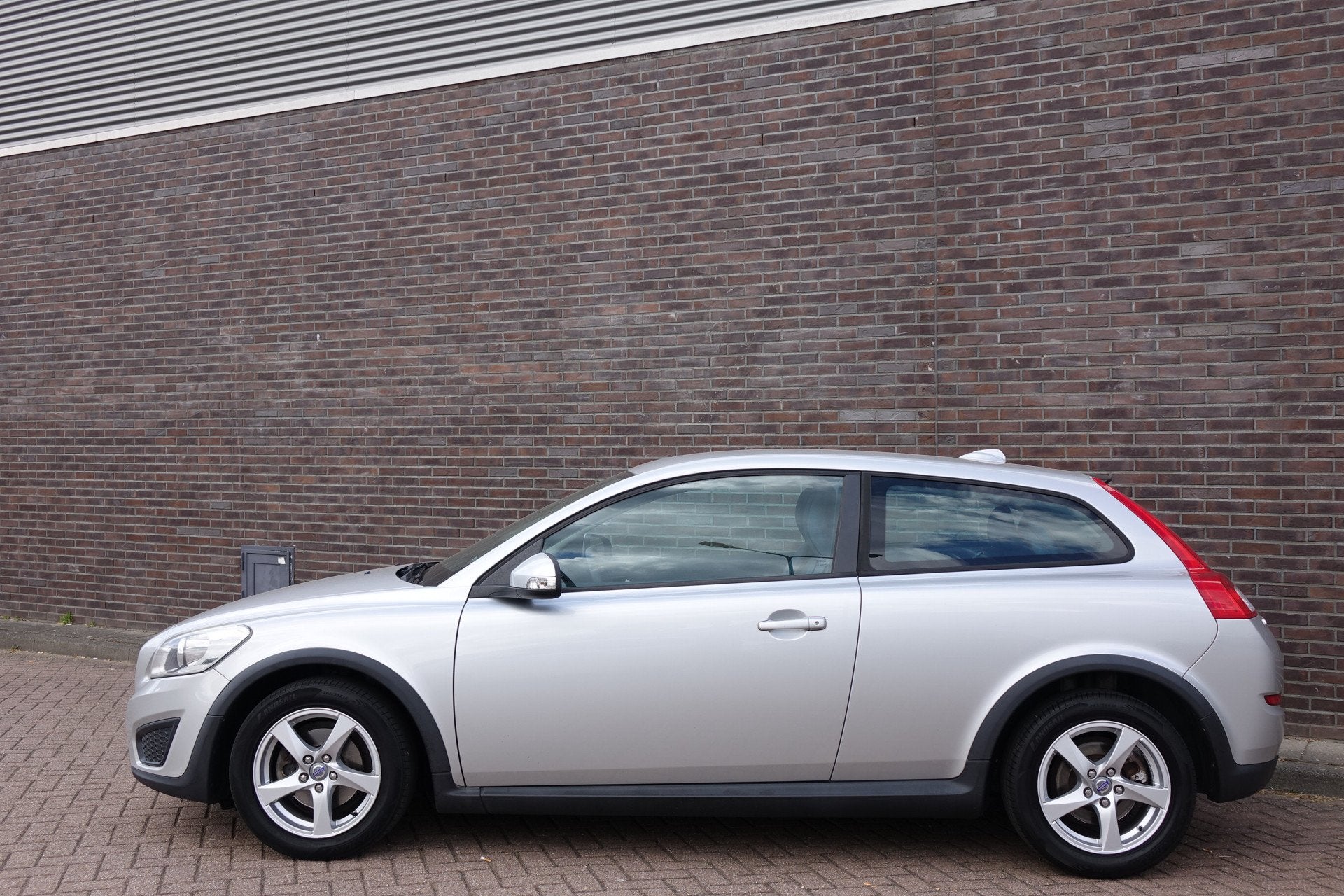 Volvo C30 1.6 Kinetic, Zeer nette auto, ijskoude airco!, Voorwielaandrijving, 1596 cc, 101 pk, Gebruikt
