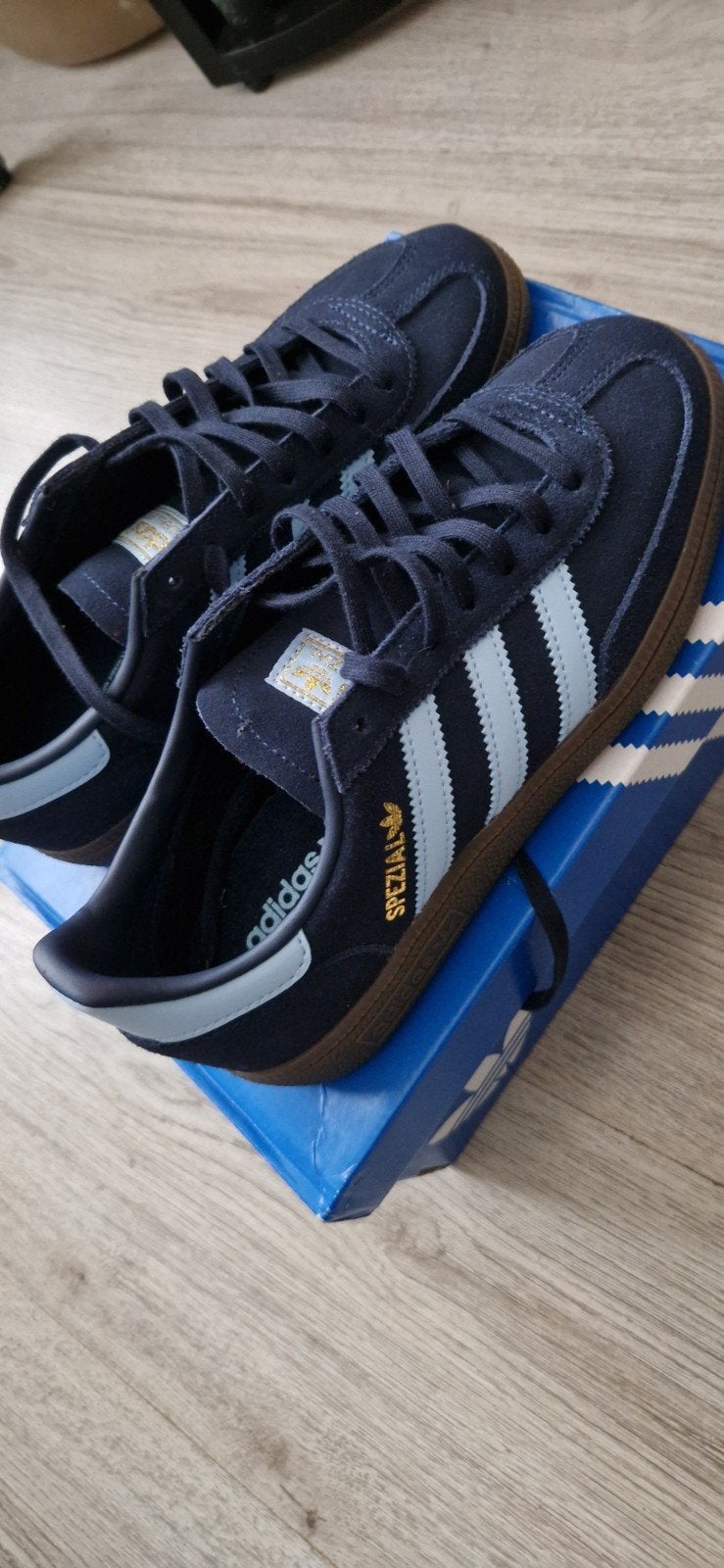 Adidas Spezial Schoenen - Nieuw in doos - Maat 37.5, Nieuw, Ophalen of Verzenden, Sneakers of Gympen, Blauw