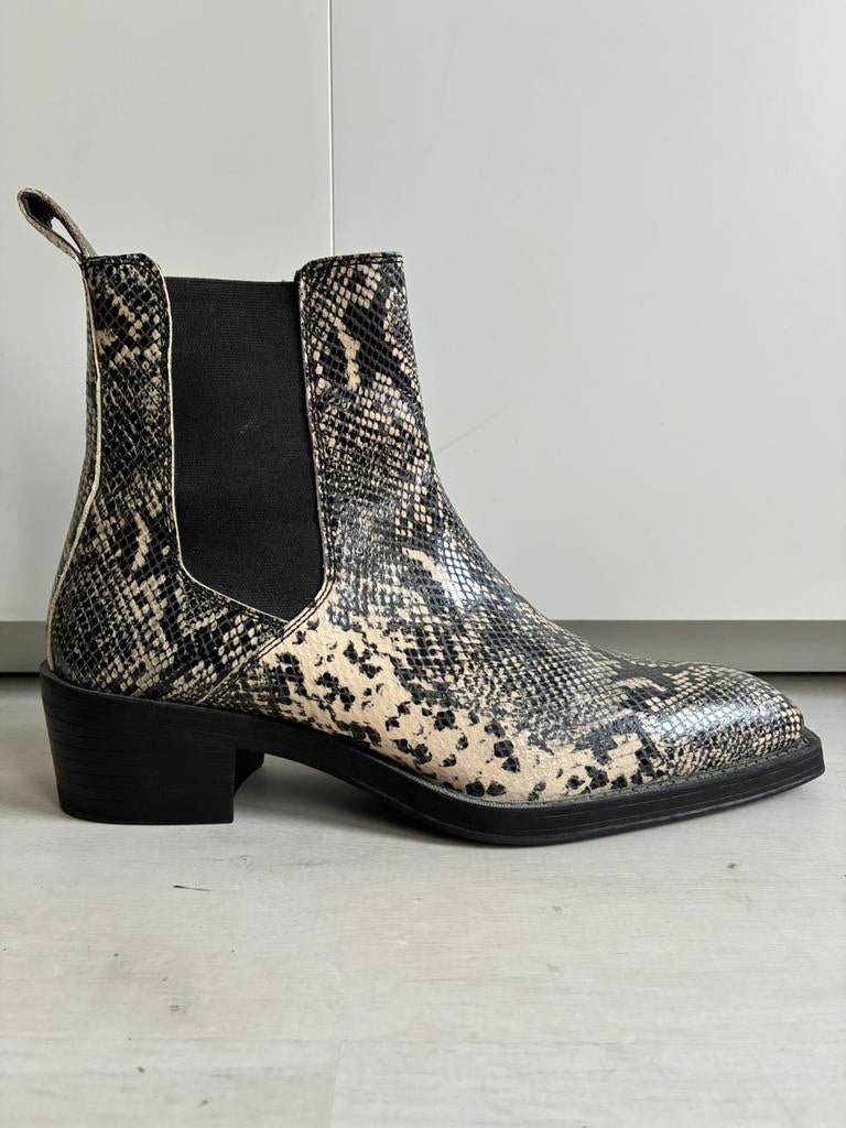 Snakeprint Chelsea Boots maat 42 van Zign, Zwart, Lage of Enkellaarzen, Ophalen of Verzenden, Zo goed als nieuw