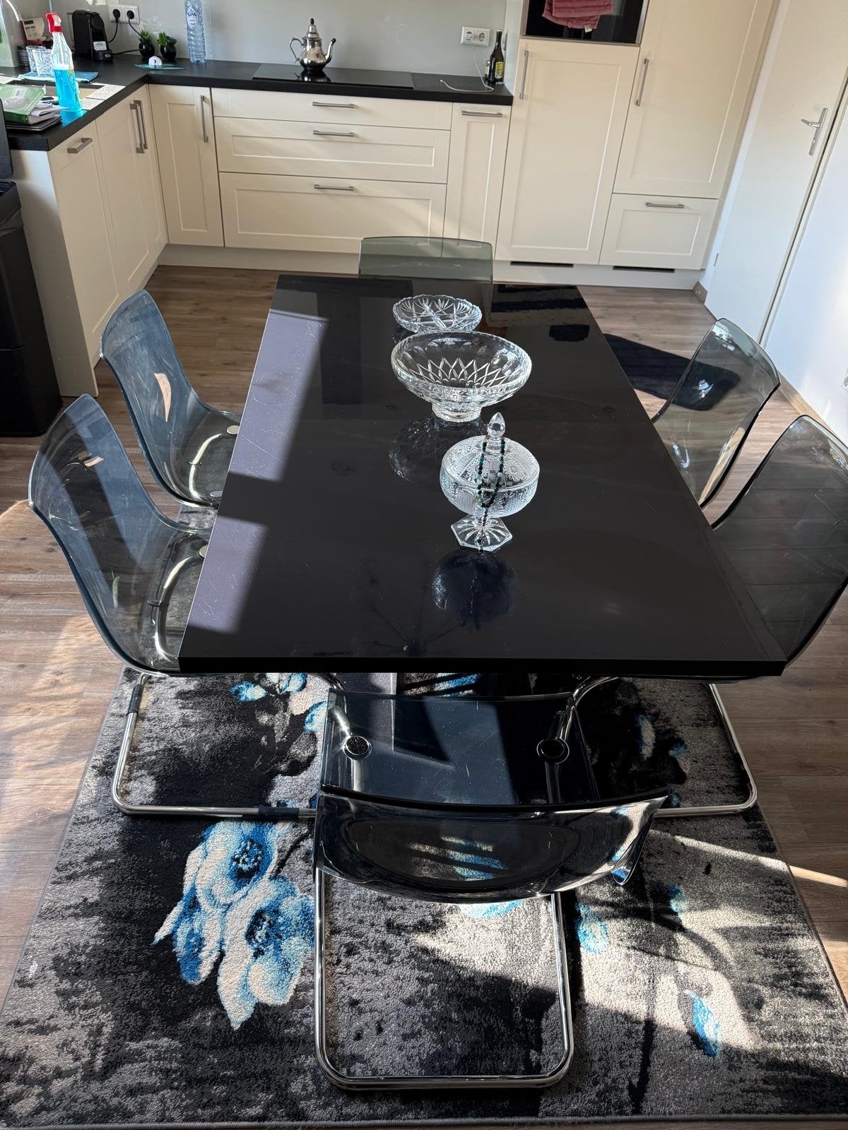 Moderne Zwarte Eettafel met 6 Transparante Stoelen, Ophalen