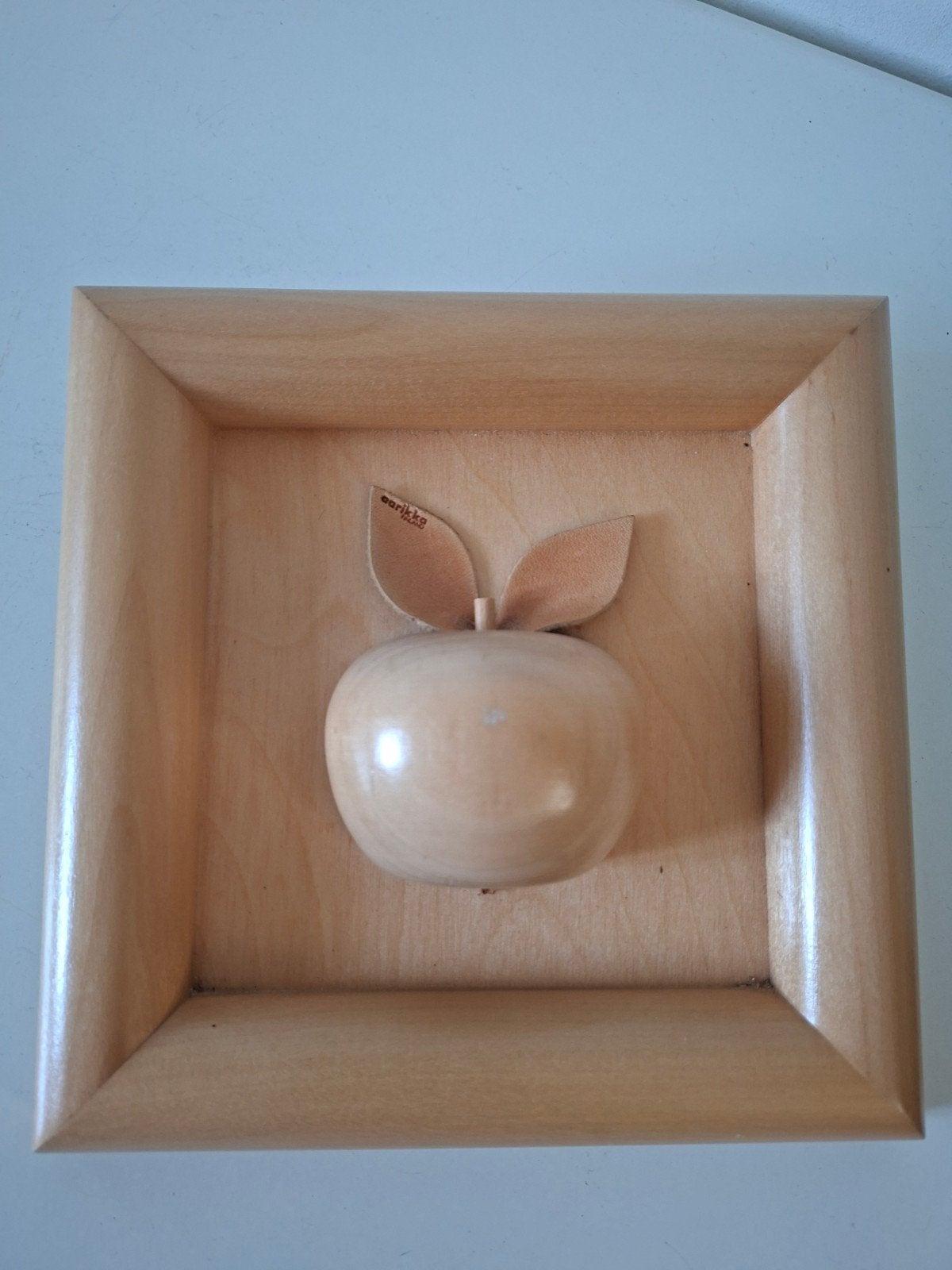 Aarikka Finland houten wanddecoratie - appel, Hout, Gebruikt, Beige, Ophalen of Verzenden