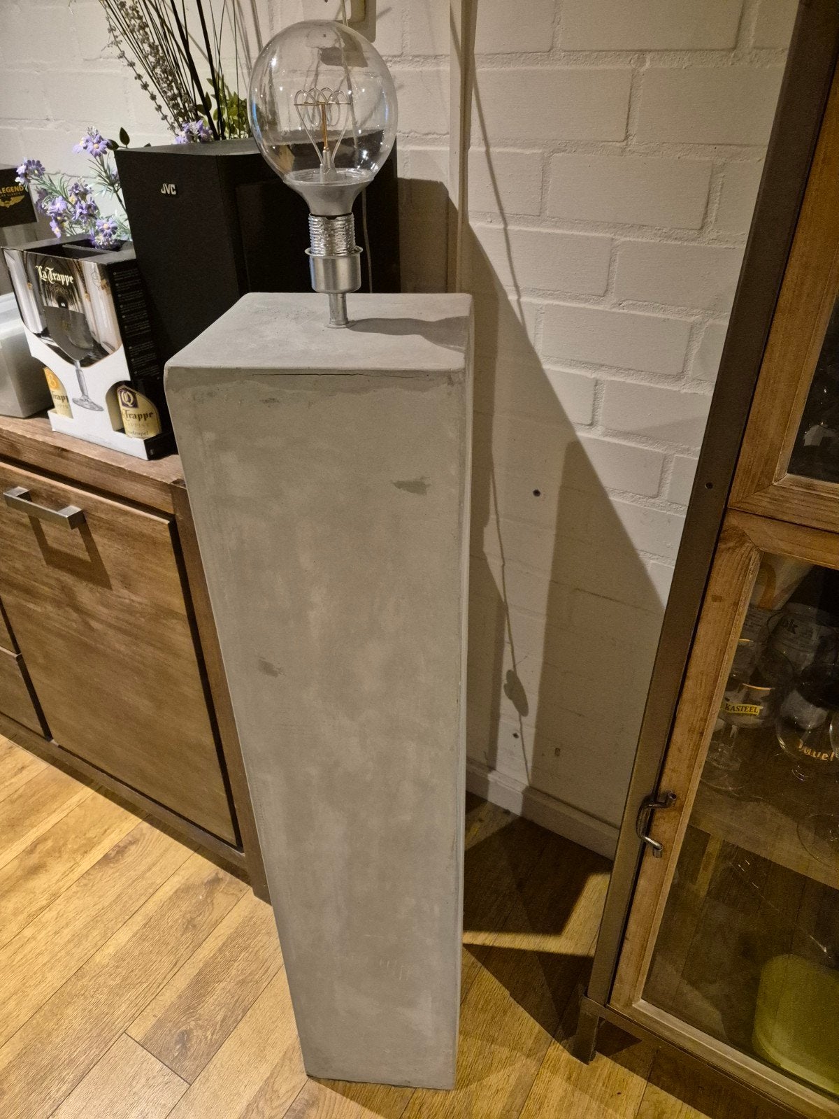 Betonlook lamp, Ophalen, Zo goed als nieuw