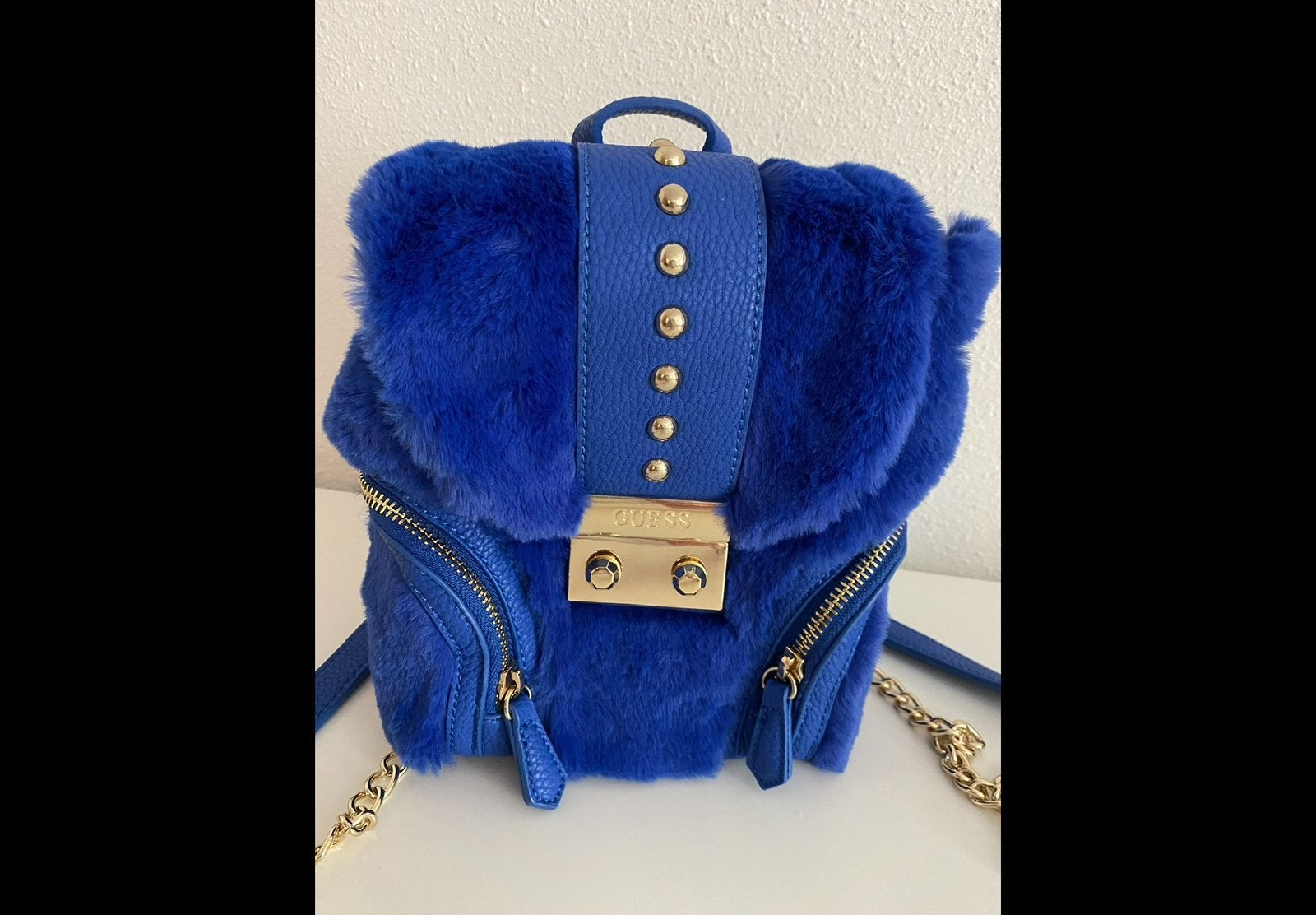 Guess fluffy tas nieuw, Sieraden, Tassen en Uiterlijk, Tassen | Rugtassen, Ophalen of Verzenden, Nieuw, Overige merken