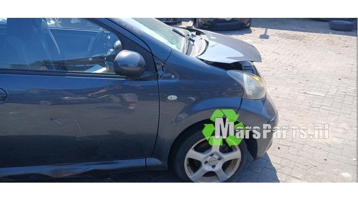 Scherm rechts-voor van een Toyota Aygo, Gebruikt, -, -, Ophalen of Verzenden