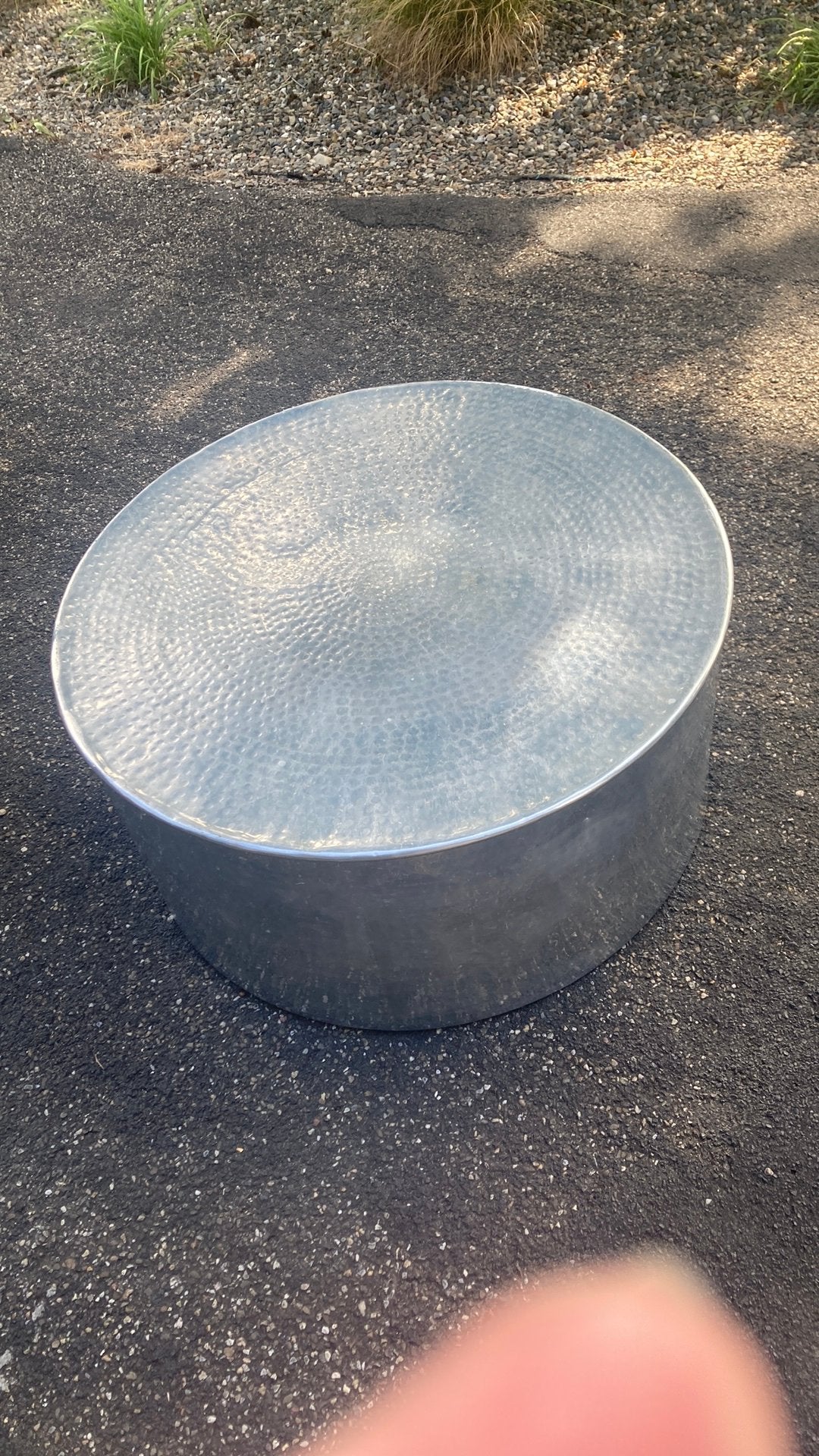 Ronde zilverkleurige salontafel, Ophalen, Gebruikt, Rond, 50 tot 100 cm