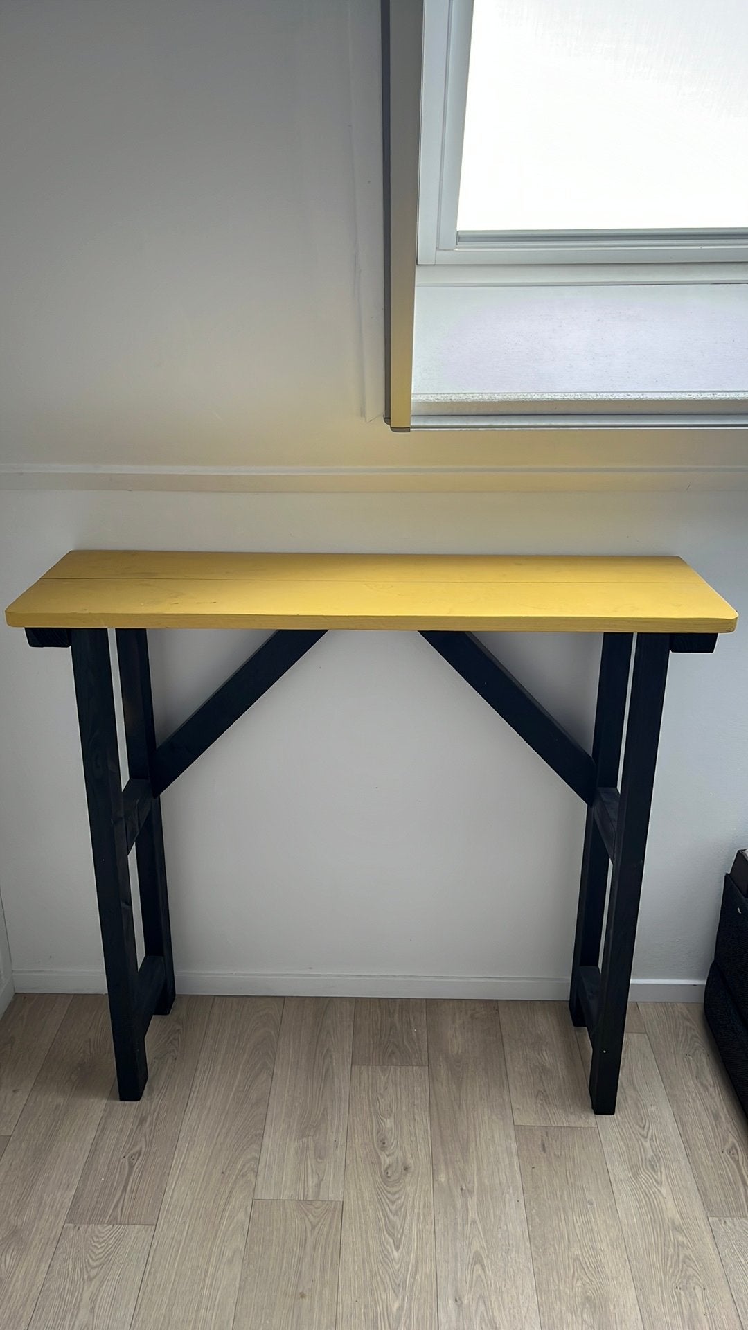 Hoge sidetable / tafel, Huis en Inrichting, Tafels | Sidetables, Ophalen, Gebruikt, 100 tot 150 cm, Overige houtsoorten