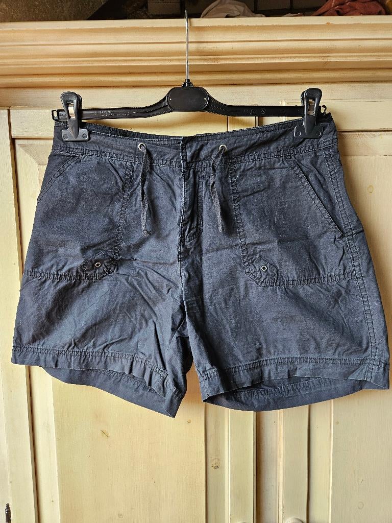 zwarte korte broek, maat 38, Biaggini, Kleding | Dames, Broeken en Pantalons, Kort, Verzenden, Zwart, Gedragen