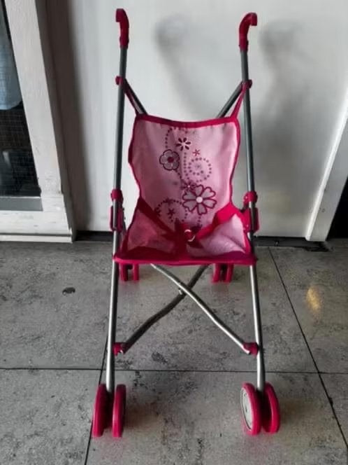 GEBRUIKT! Poppen buggy opklapbaar roze €4,99, Ophalen of Verzenden, Gebruikt, Overige typen