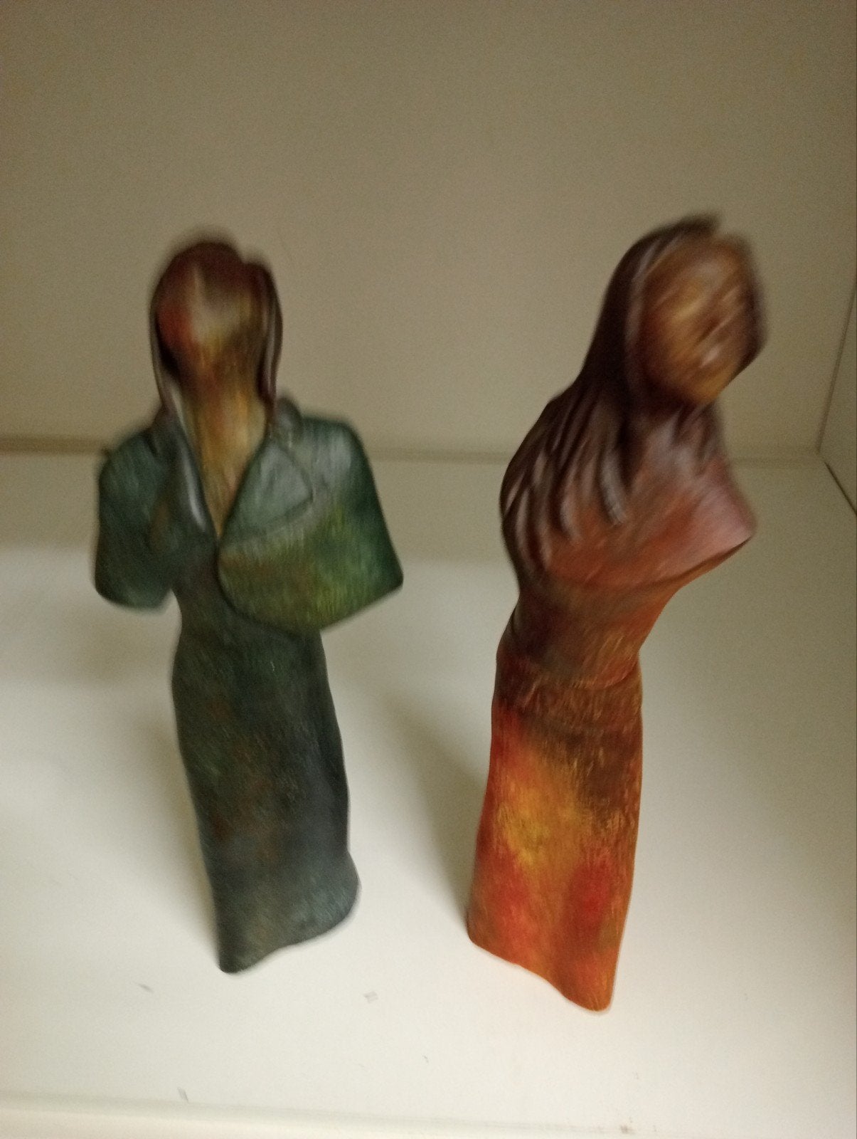 twee mooie beelden. Ooit gekocht op de poortendag, Antiek en Kunst, Ophalen of Verzenden