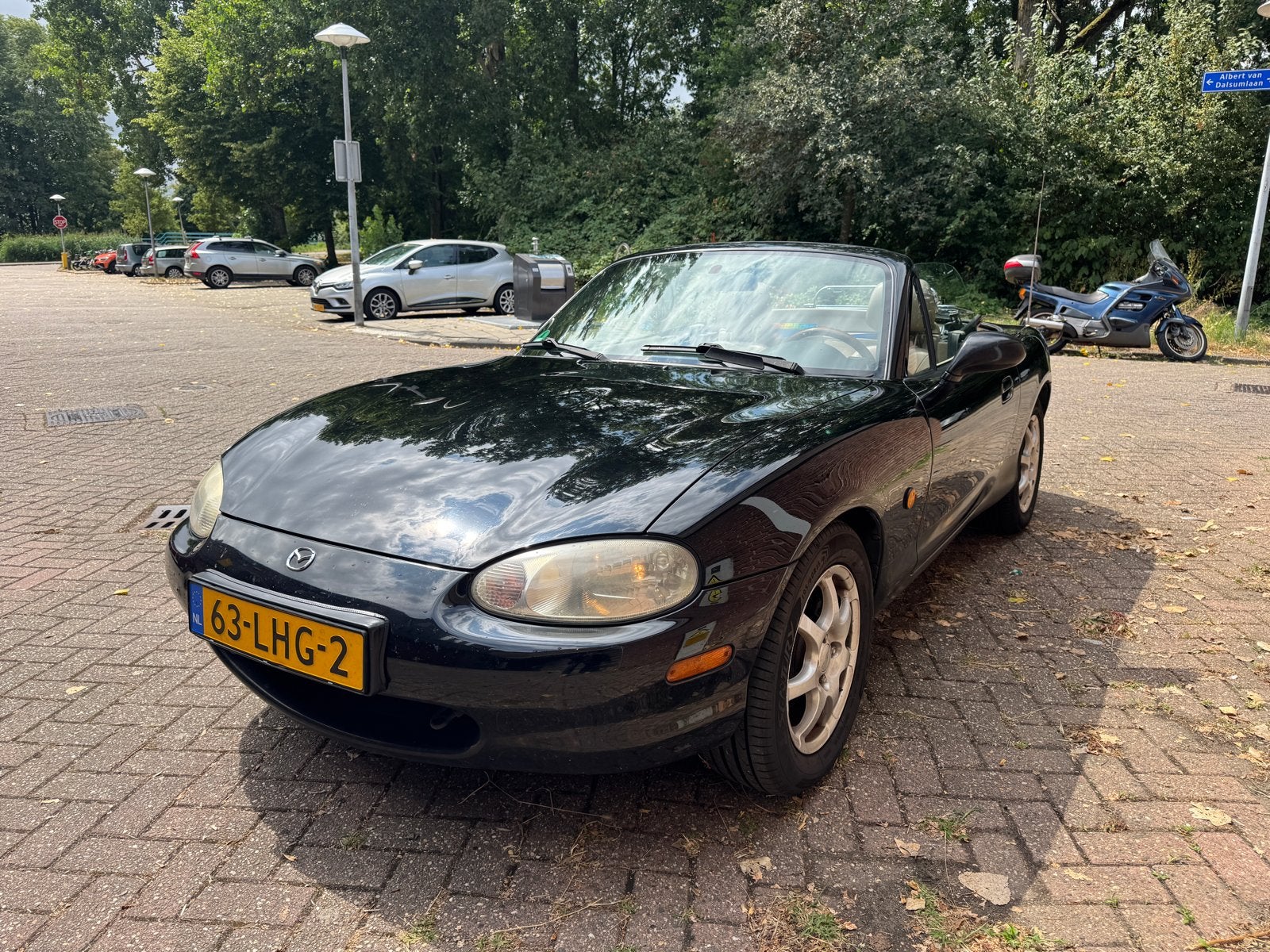 Mazda MX-5 1.6 I 2000 Zwart, Achterwielaandrijving, 40 €/maand, 4 cilinders, Cabriolet