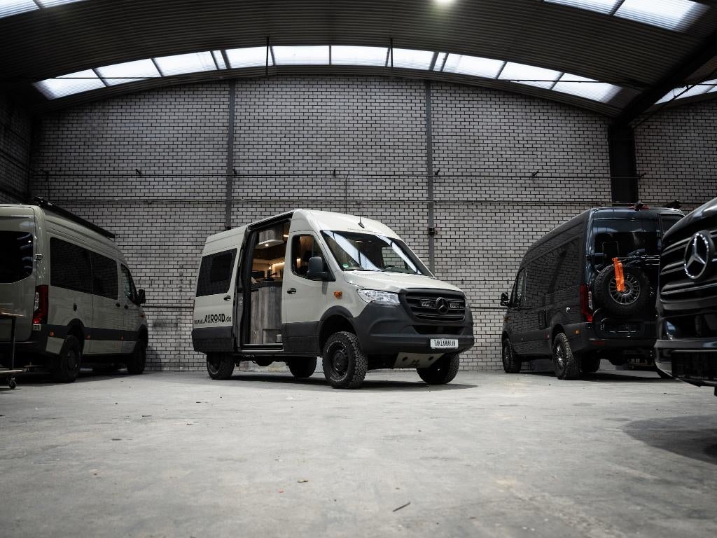 INNOVA Taklamakan 4x4 buscamper Mercedes Benz Sprinter, Caravans en Kamperen, Campers, Buscamper of Camperbus, Koelkast, Ringverwarming