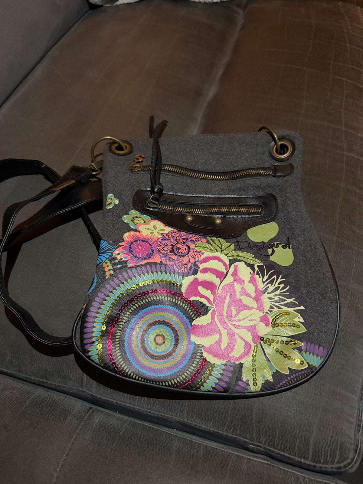 Desigual schoudertas met kleurrijke bloemenprint, Ophalen of Verzenden, Gebruikt, Grijs, Schoudertasje