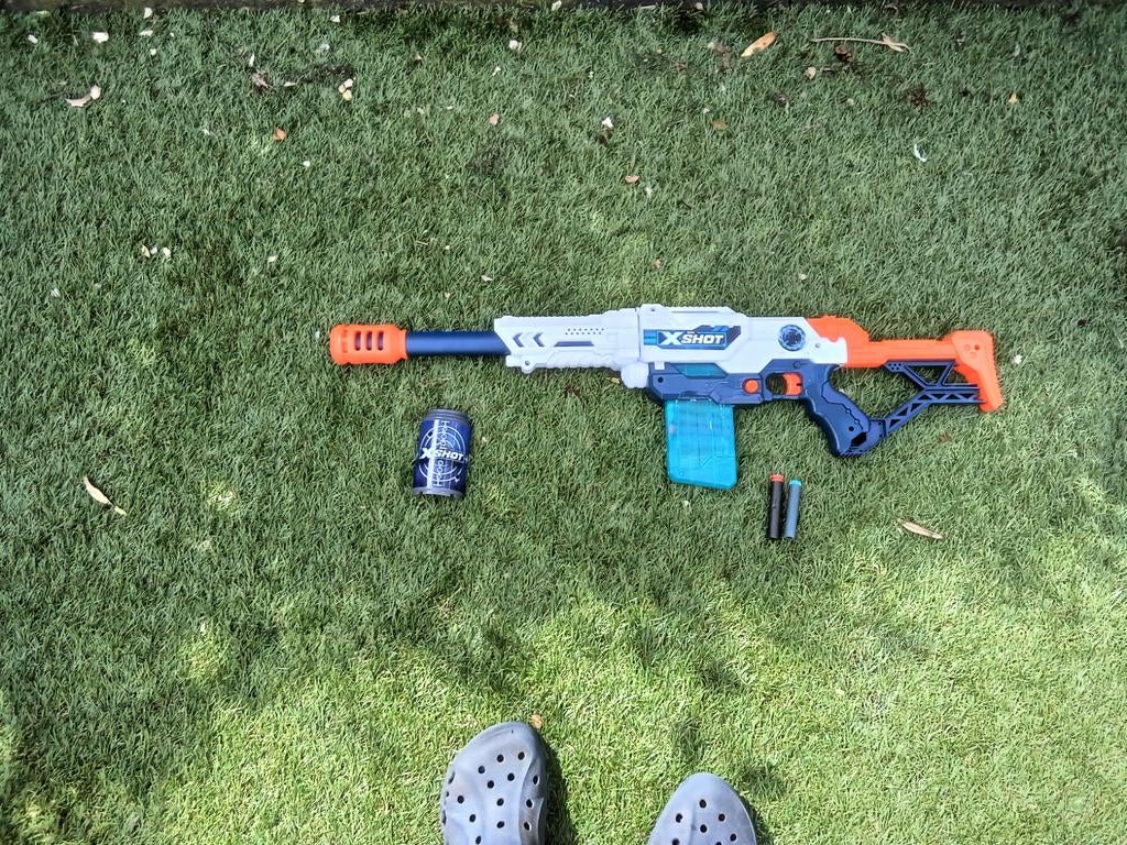 X-Shot Nerf Blaster met magazijn en pijltjes, Ophalen of Verzenden, Gebruikt, Jongen of Meisje
