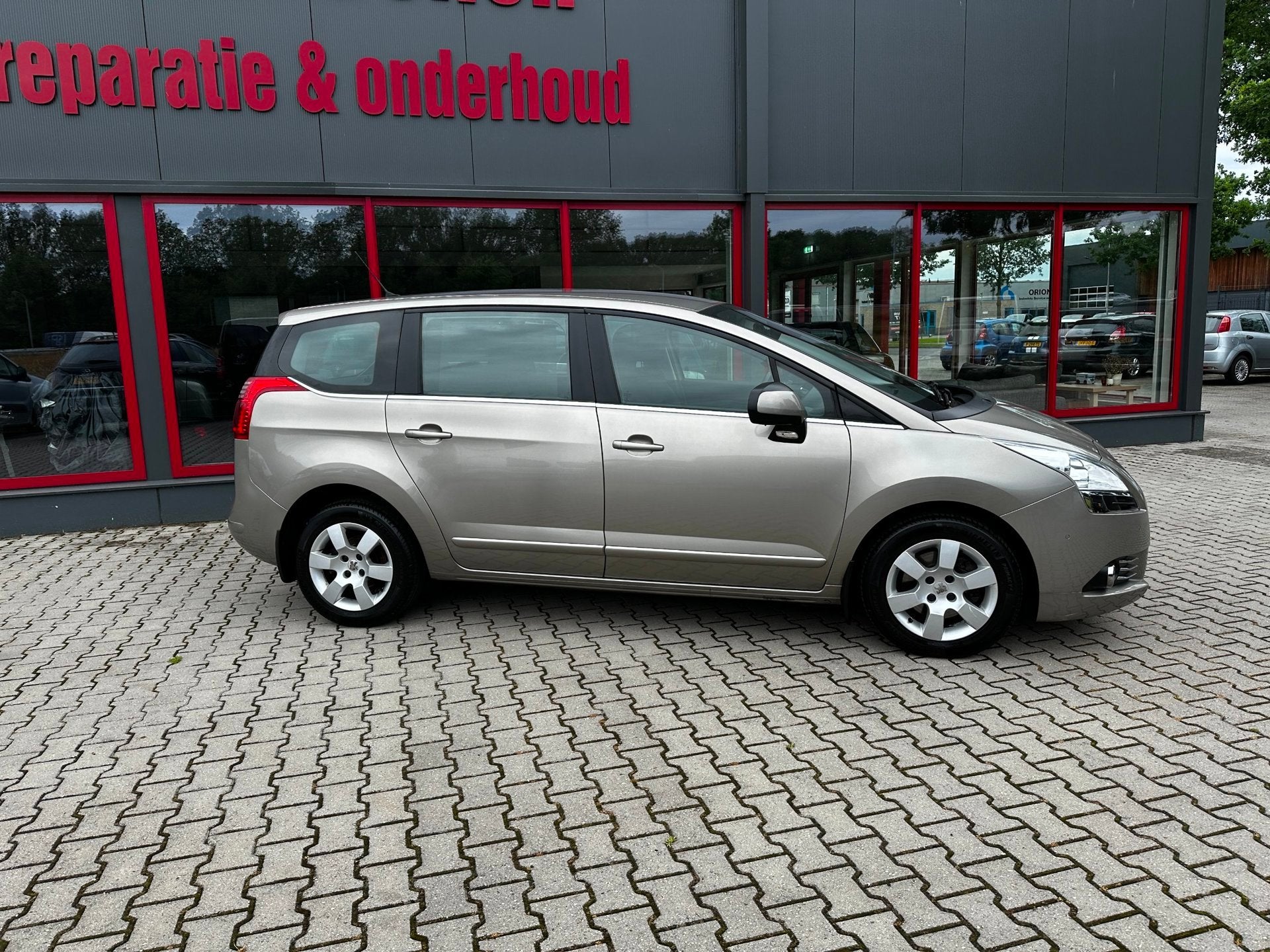Peugeot 5008 1.6 THP Active 5p / NIEUWE DISTR. KETTING / TRE, Auto's, Peugeot, Voorwielaandrijving, Euro 5, 1435 kg, Handgeschakeld