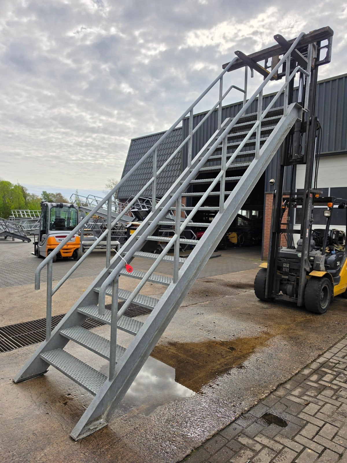 Stalen trap gegalv. Hoog 3,3 mtr. Nor069, Doe-het-zelf en Verbouw, Ophalen, 2 tot 4 meter