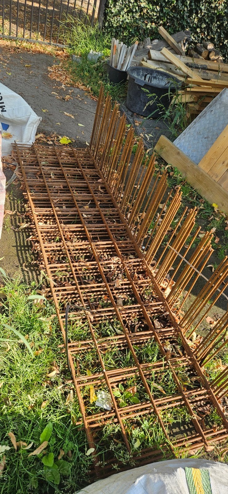 Gebruikte betonnen klinkers en bouwstaalmatten, Tuin en Terras, Tegels en Klinkers, Ophalen, Gebruikt, Klinkers, Minder dan 5 m²