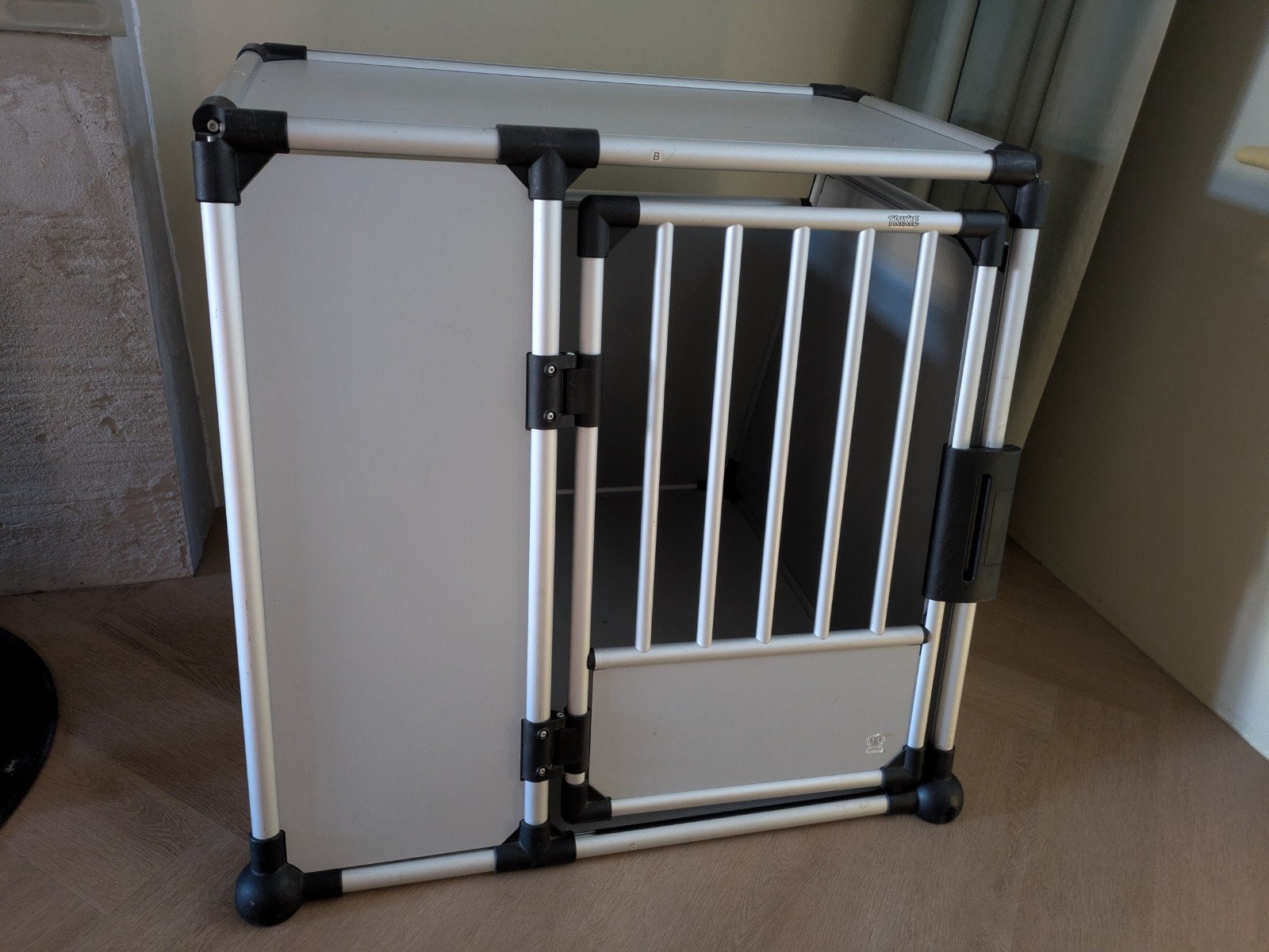 Trixie Vervoersbox Auto - Autobenches - Lichtgrijs 94x93x87, Dieren en Toebehoren, Ophalen, Zo goed als nieuw