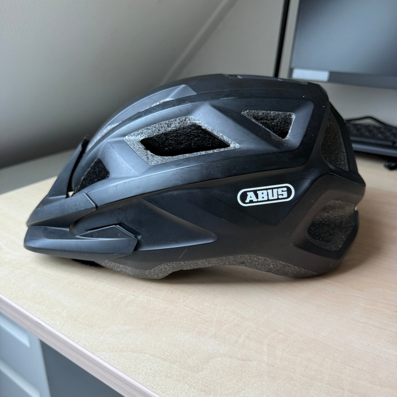 ABUS Fietshelm - Zwart - Maat 52-57cm, Fietsen en Brommers, Ophalen of Verzenden, Zo goed als nieuw, Overige maten, Heer of Dame