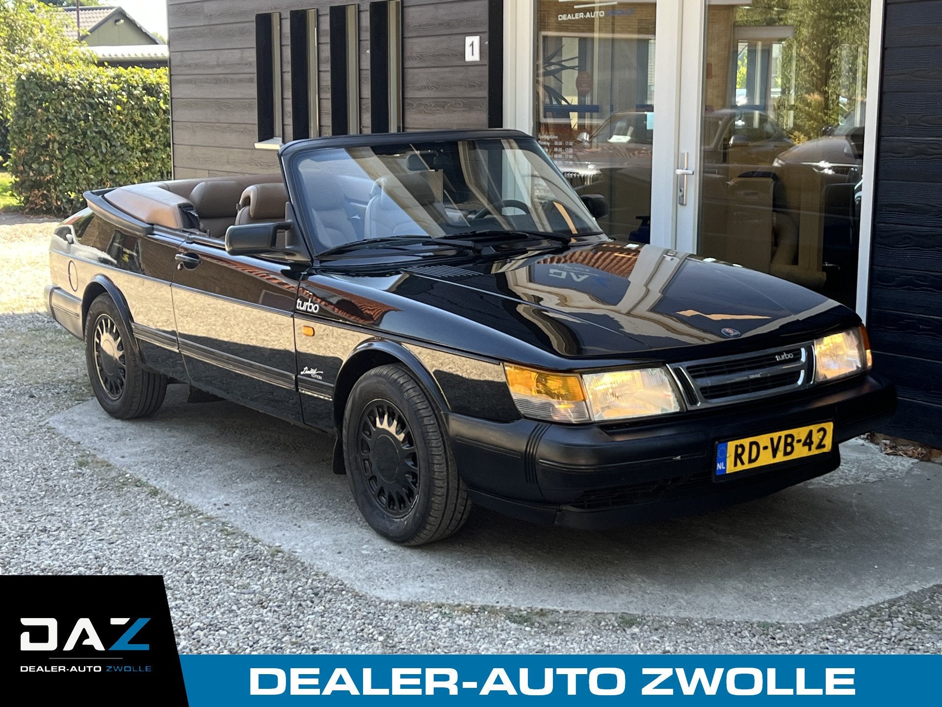 Saab 900 Cabrio 2.0 Turbo 16 Automaat/Leer/Trekhaak, Voorwielaandrijving, Beige, Cabriolet, 160 pk
