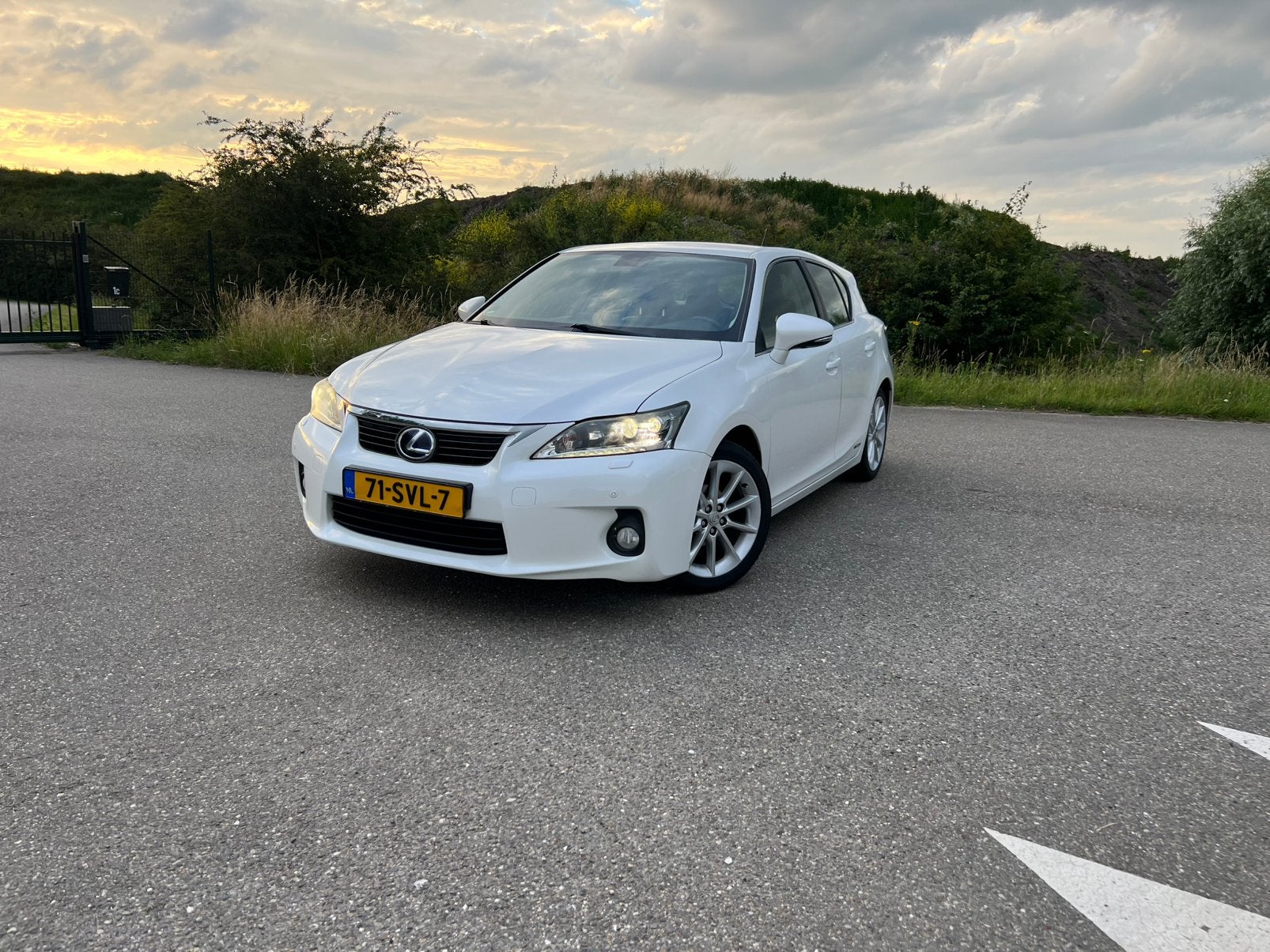 Lexus CT-H 200H 1.8 Hybrid 2011 Wit, luxury,  mark levinson, Auto's, Lexus, 136 pk, Lichtsensor, Zwart, 4 cilinders