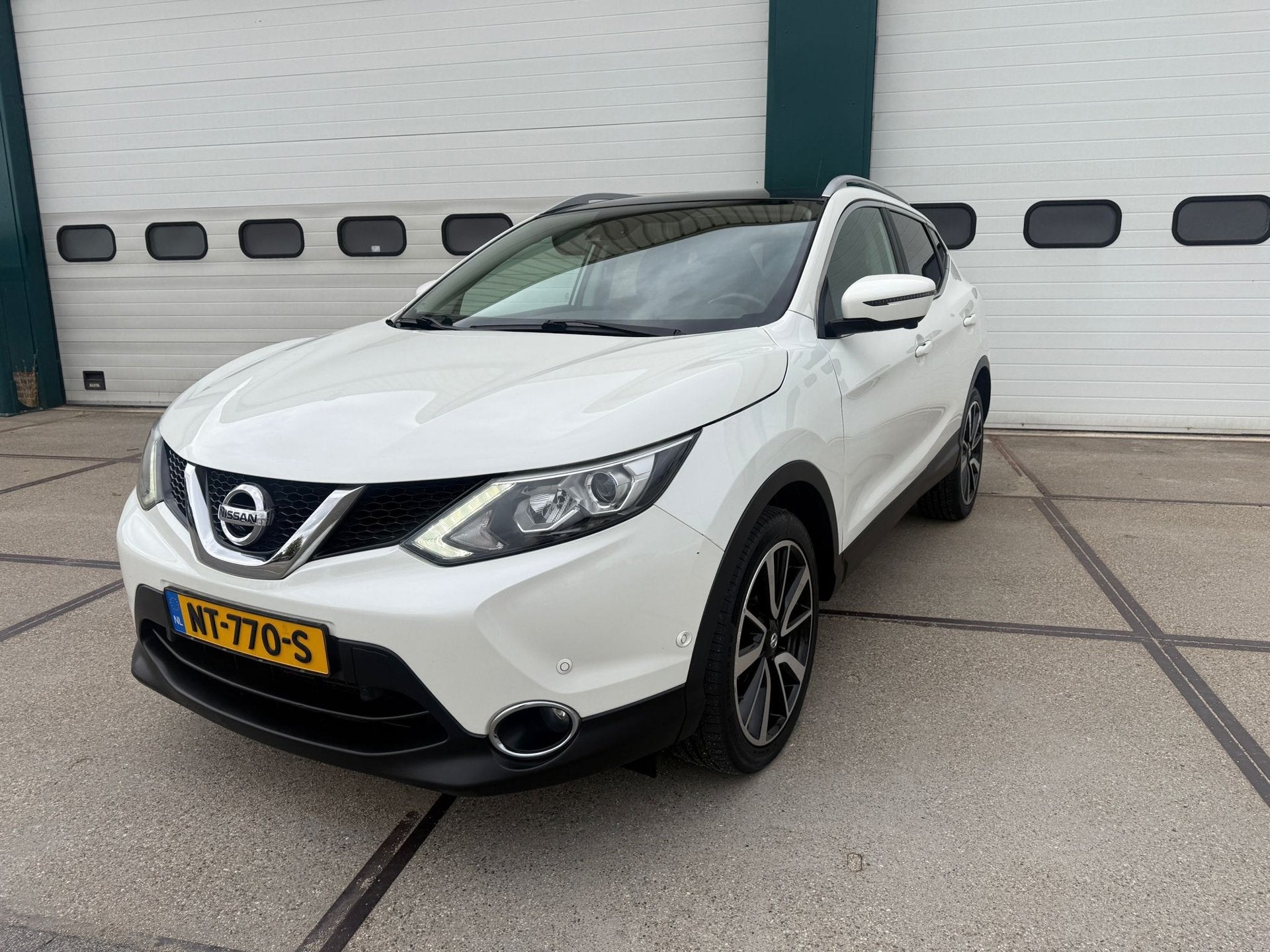 Nissan Qashqai 1.2 Tekna Nieuwst, Gebruikt, 4 cilinders, 116 pk, Wit