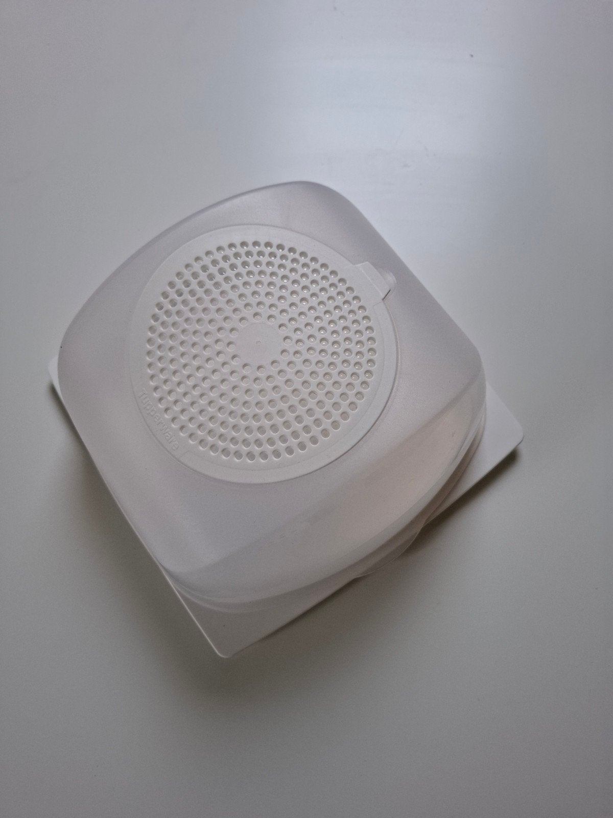 Tupperware kaasstolp - Zo goed als nieuw, Huis en Inrichting, Wit, Overige typen, Ophalen of Verzenden, Zo goed als nieuw