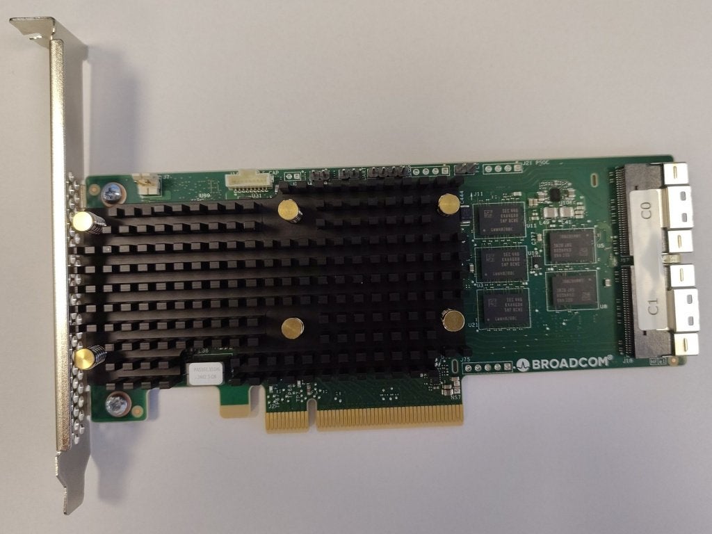 Broadcom MegaRAID 9660-16i Tri-Mode RAID controller, Intern, SAS, Legal-notice.pdl@broadcom.com, Verzenden