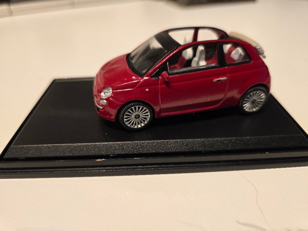 Fiat 500 cabriolet 2007 1/43, Hobby en Vrije tijd, Modelauto's | 1:43, Ophalen of Verzenden, Gebruikt, Auto, Overige merken