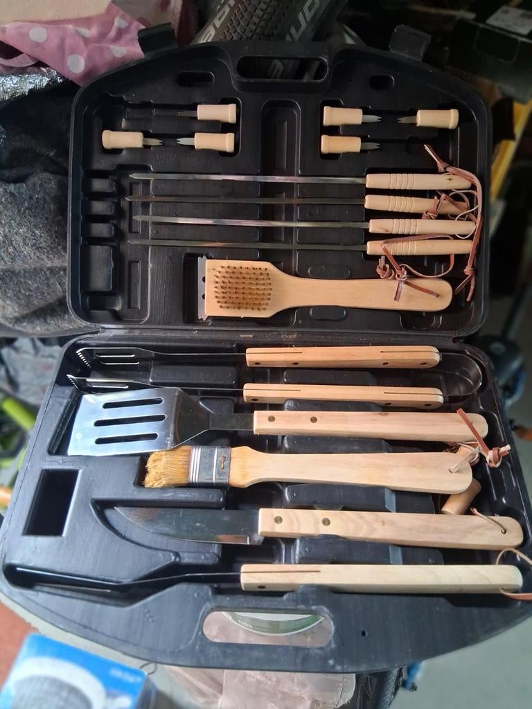 BBQ Gereedschap Set in Koffer - Compleet & Handig, Ophalen, Gebruikt, Onbekend
