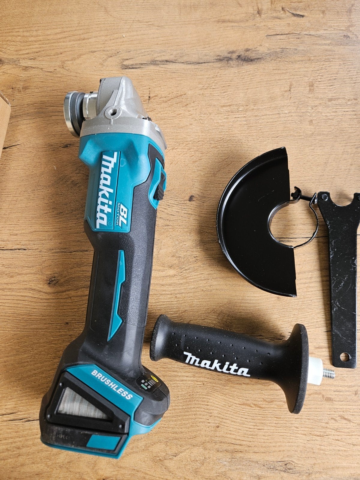 Haakse slijper Makita DGA404 nieuw, Ophalen of Verzenden, Nieuw, 1000 watt of meer, Haakse handslijpmachine
