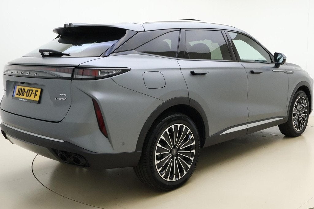 Omoda 9 Premium Hybride 537 PK Automaat | NIEUW MODEL | DEMO, Auto's, Overige Auto's, Automaat, Zwart, 4 cilinders, Lichtsensor