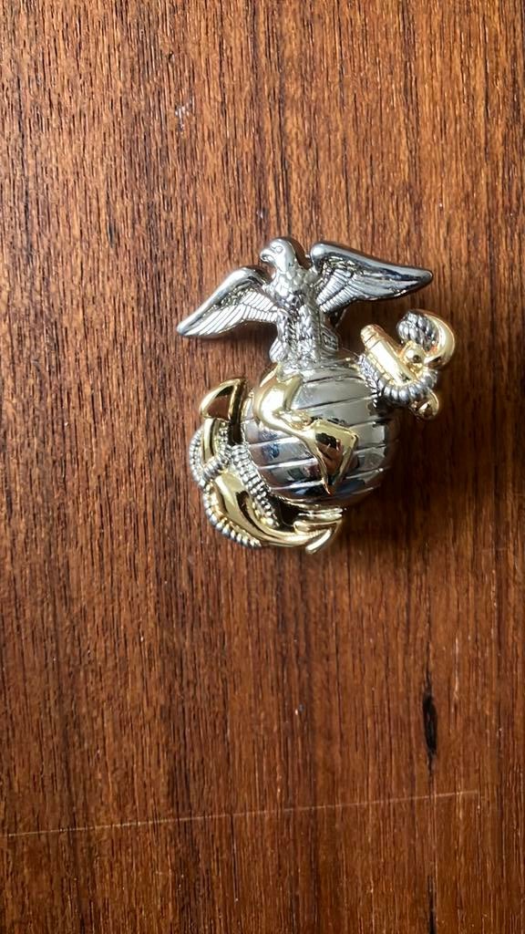 USMC United States Marine Corps pet embleem, Verzamelen, Ophalen of Verzenden, Marine, Amerika, Embleem of Badge