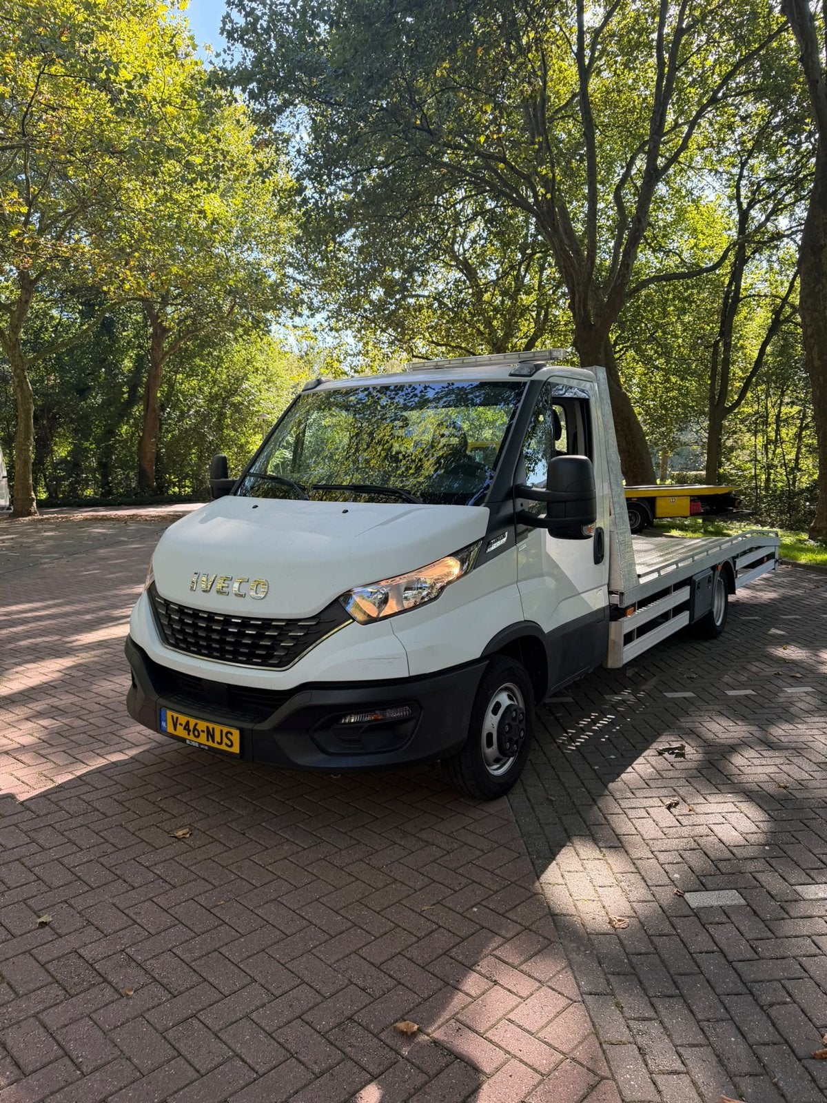 Iveco 2021 Oprijwagen| automaat| lier |airco| navigatie, Auto's, Dealer onderhouden, Zwart, 2287 cc, Iveco